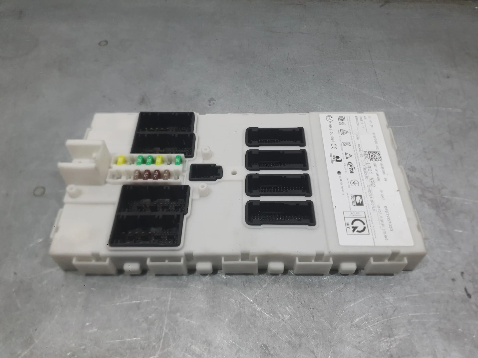 Caja Reles / Fusibles para Bmw I3 (I01)