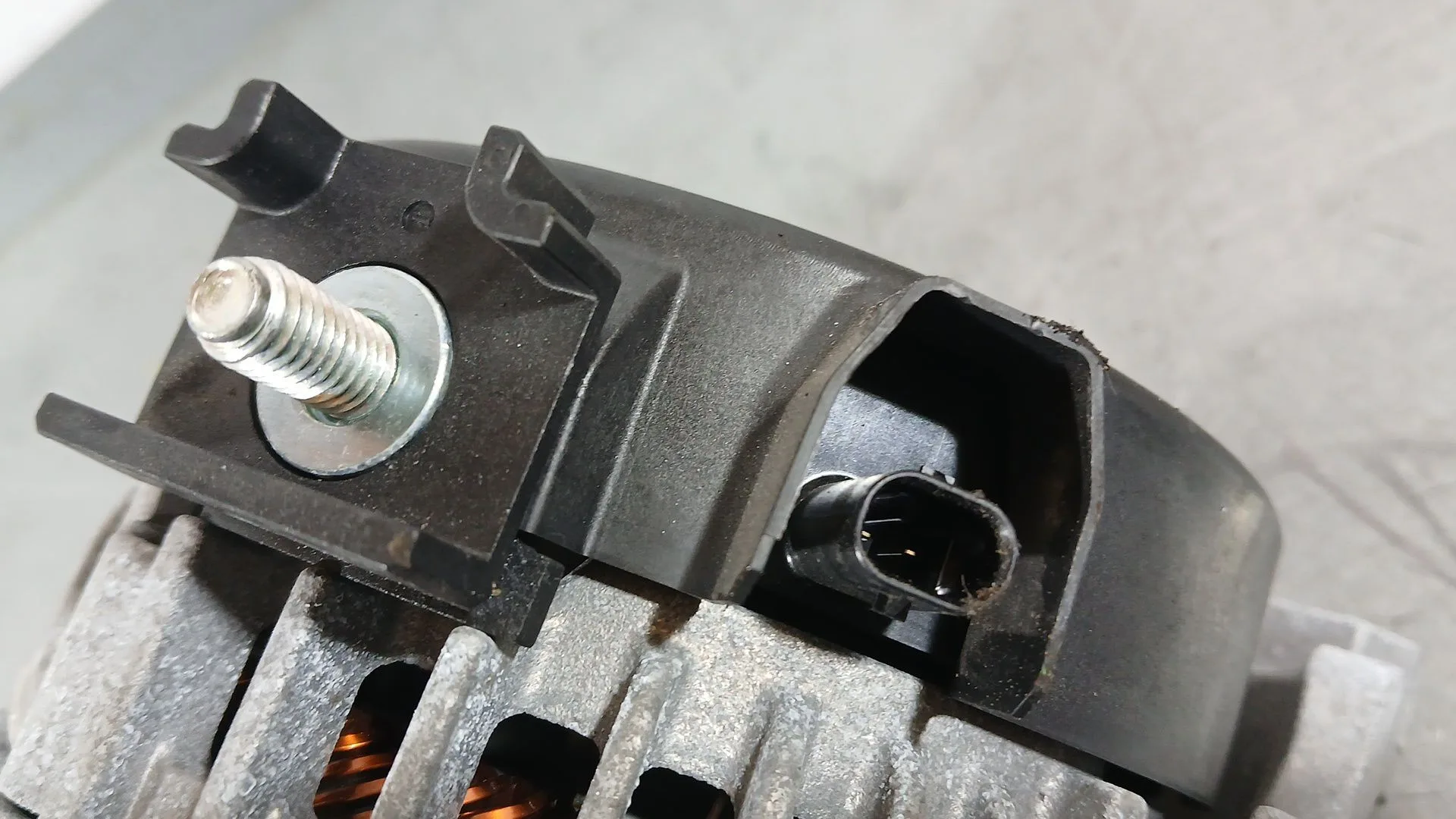 Alternador para Bmw 1 (F40)