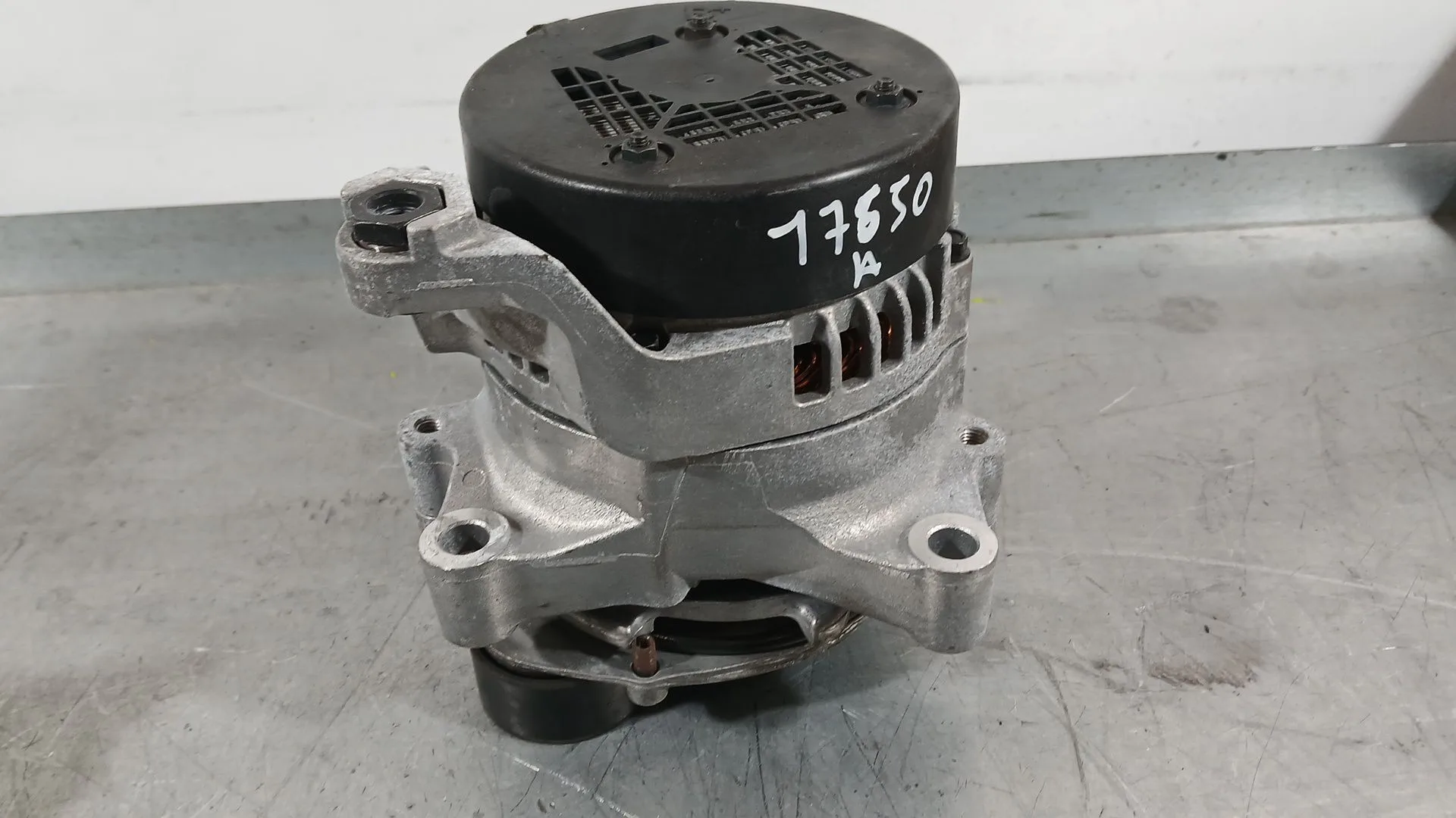 Alternador para Bmw 1 (F40)