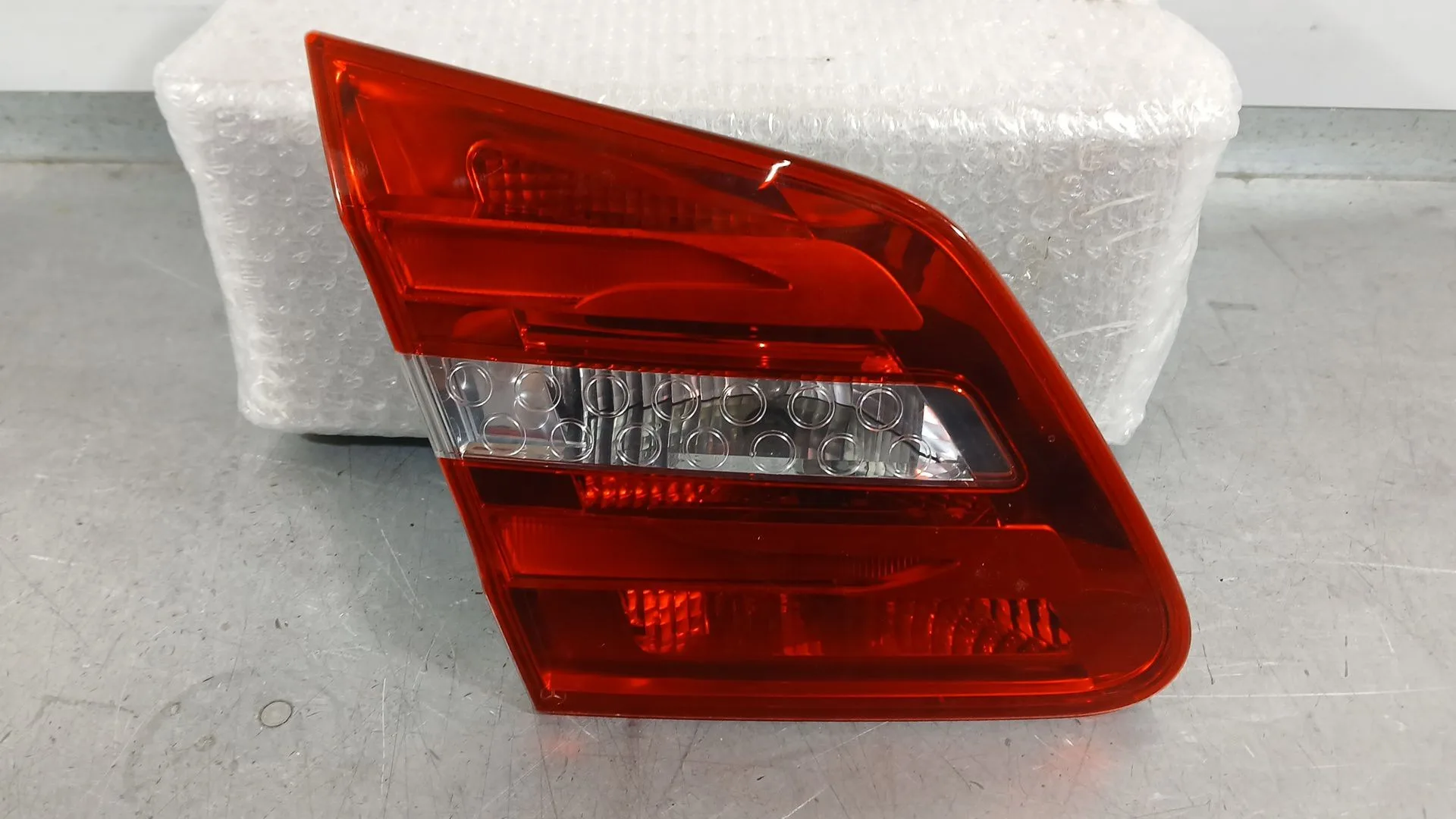 Piloto Trasero Izquierdo Interior para Mercedes-Benz Clase B Sports Tourer (W246, W242)