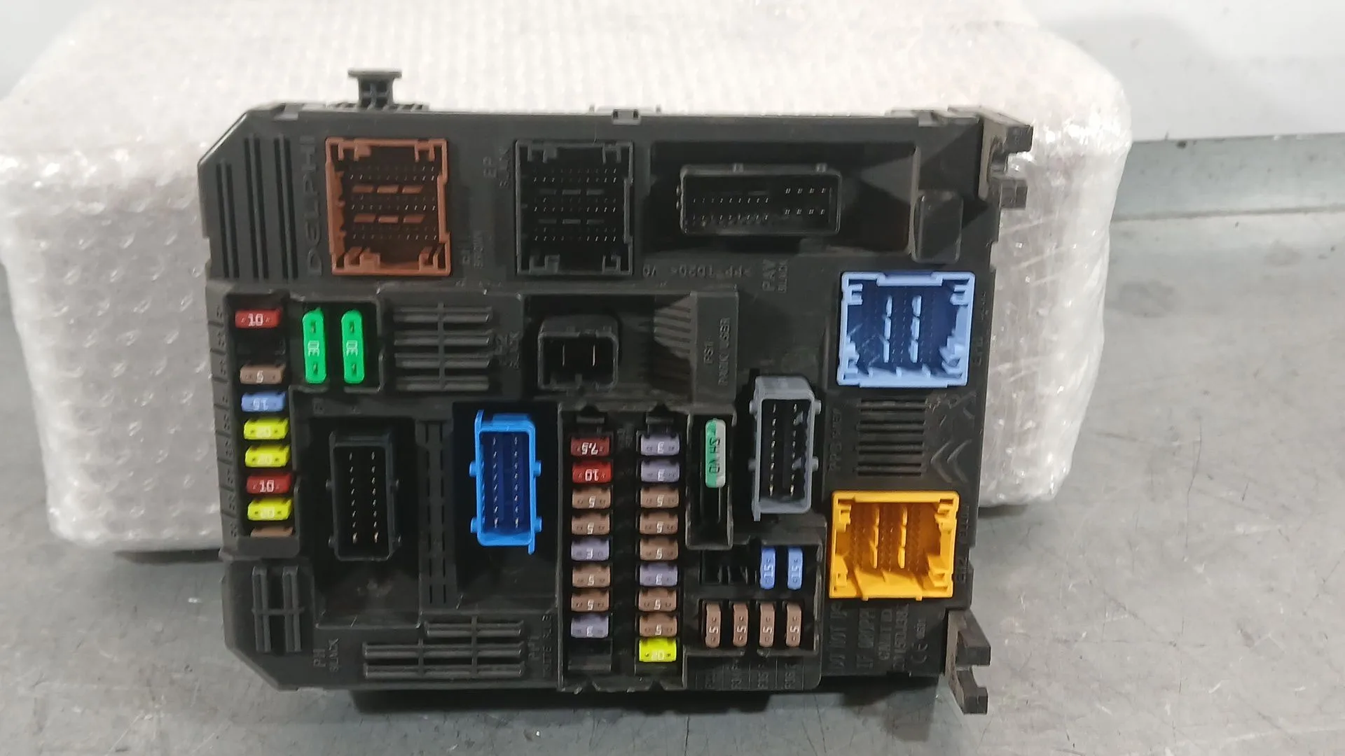 Caja Reles / Fusibles para Opel Corsa F (P2Jo)