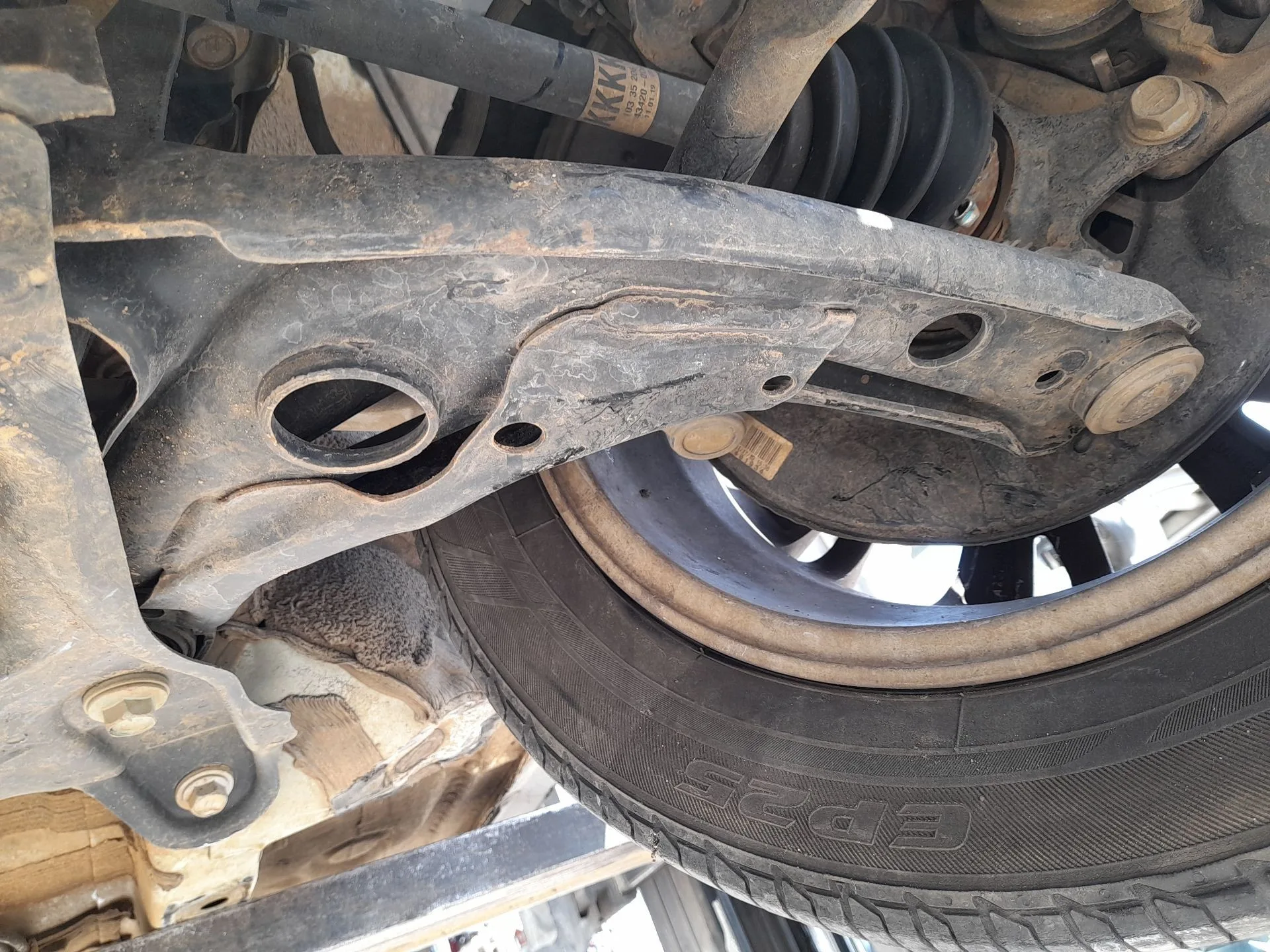 Brazo Suspension Inferior Delantero Izquierdo para Toyota Yaris (_P13_)