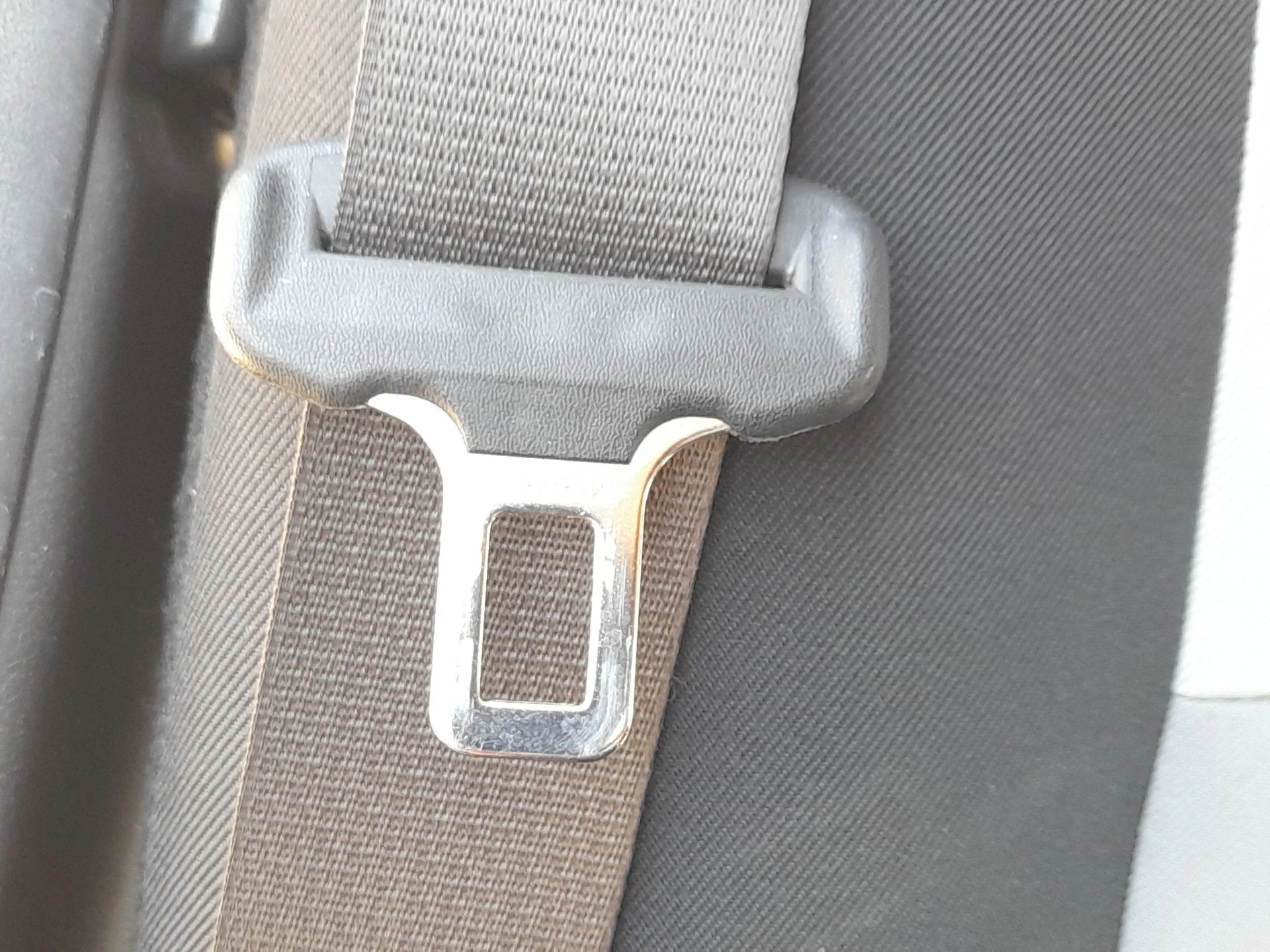 Cinturon Seguridad Trasero Derecho para Toyota Yaris (_P13_)
