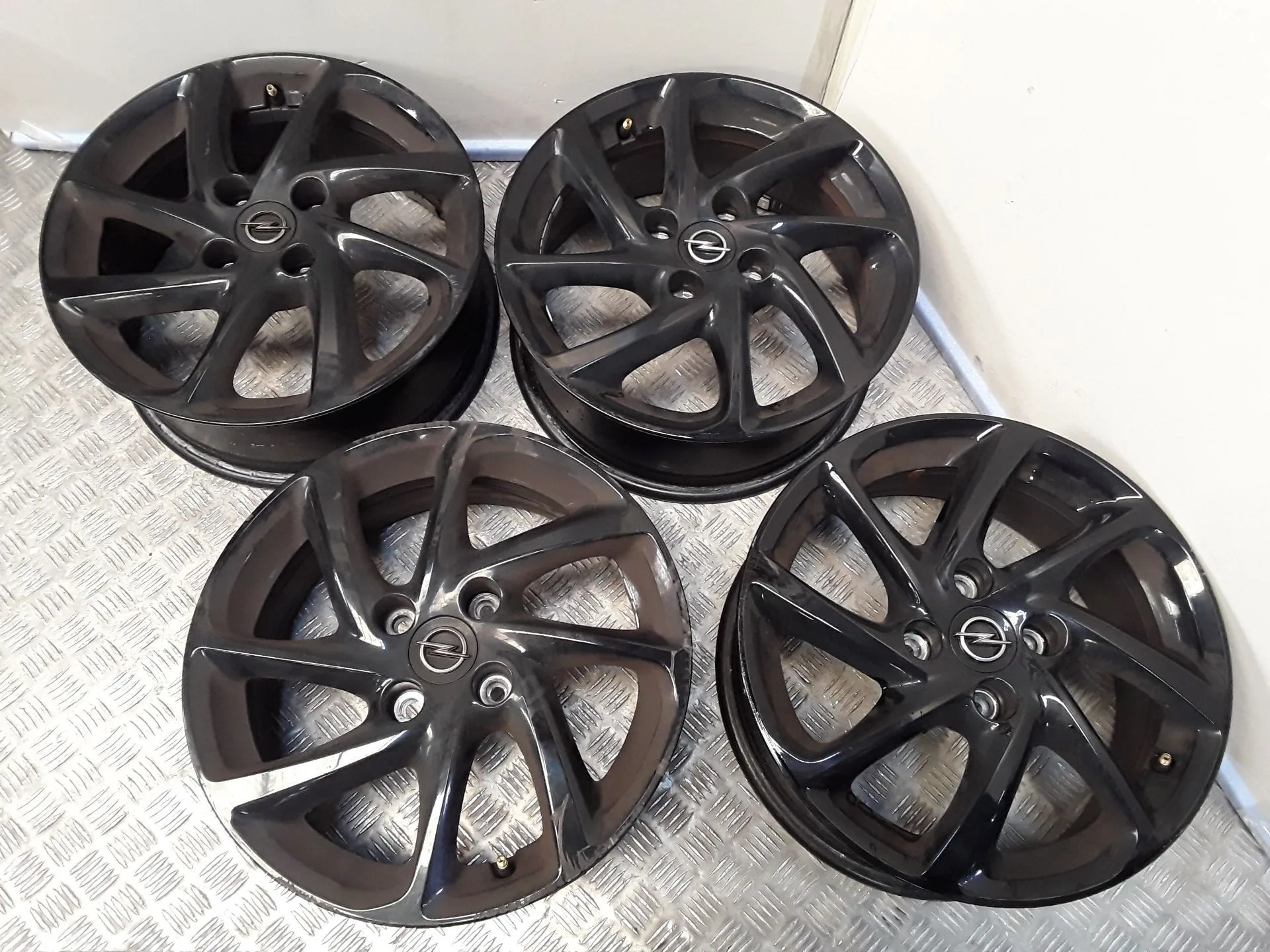 Juego Llantas Aluminio para Opel Corsa F (P2Jo)