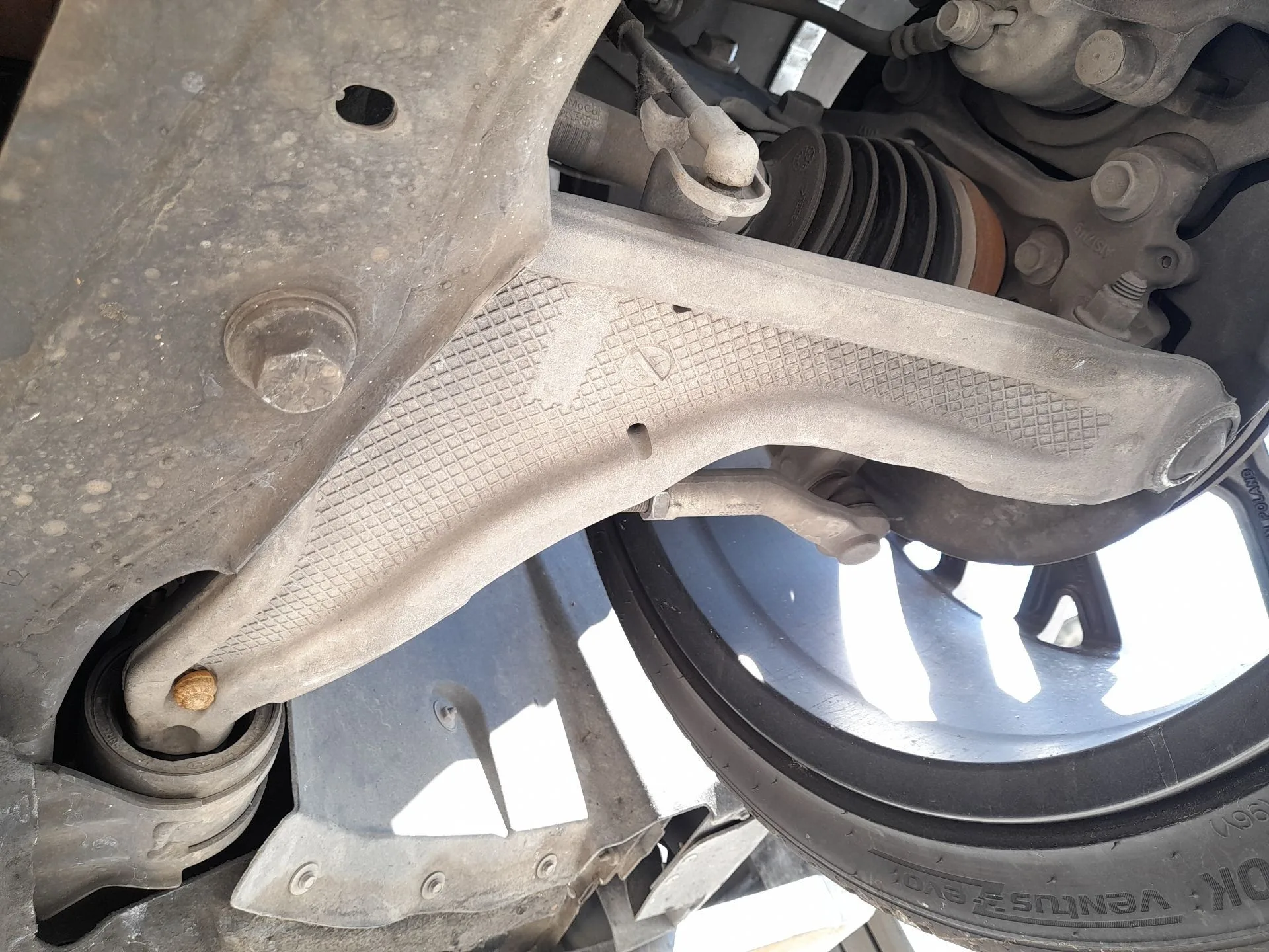 Brazo Suspension Inferior Delantero Izquierdo para Ford Mondeo V Hatchback (Ce)