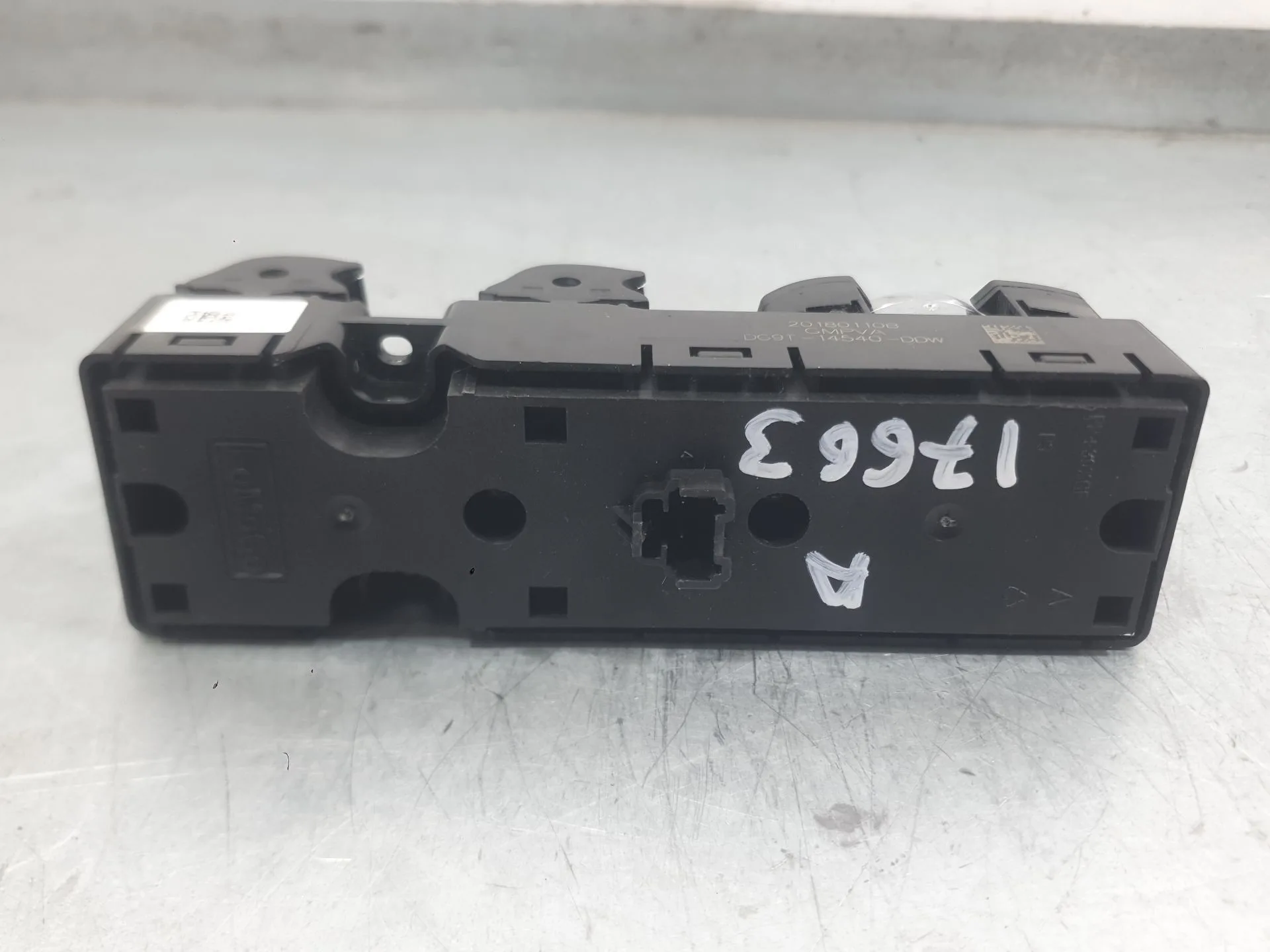 Mando Elevalunas Delantero Izquierdo para Ford Mondeo V Hatchback (Ce)