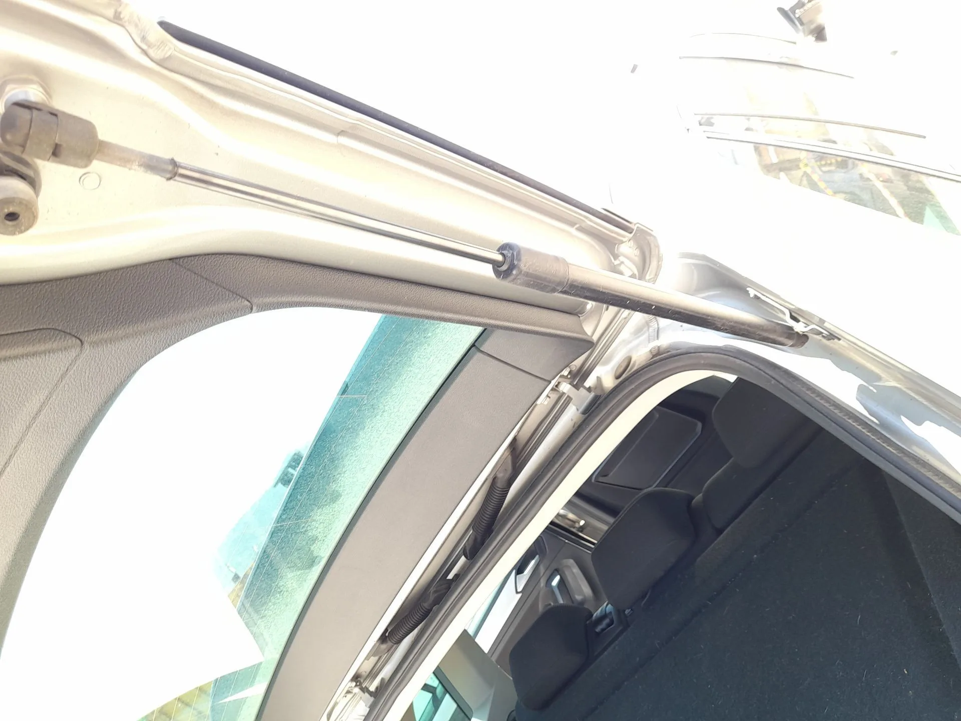 Amortiguadores Maletero / Porton para Volkswagen Tiguan (Ad1, Ax1)