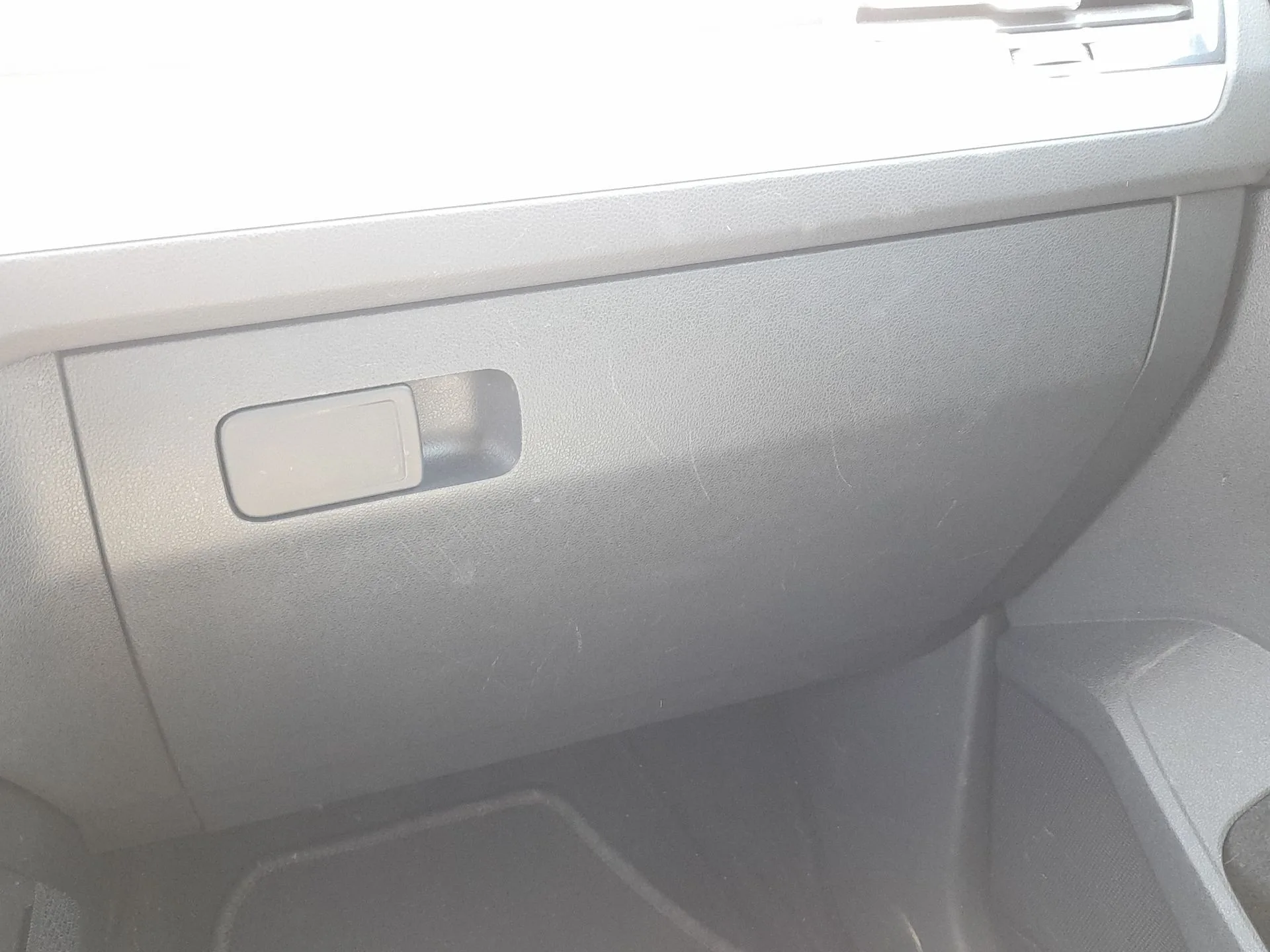 Guantera para Volkswagen Tiguan (Ad1, Ax1)