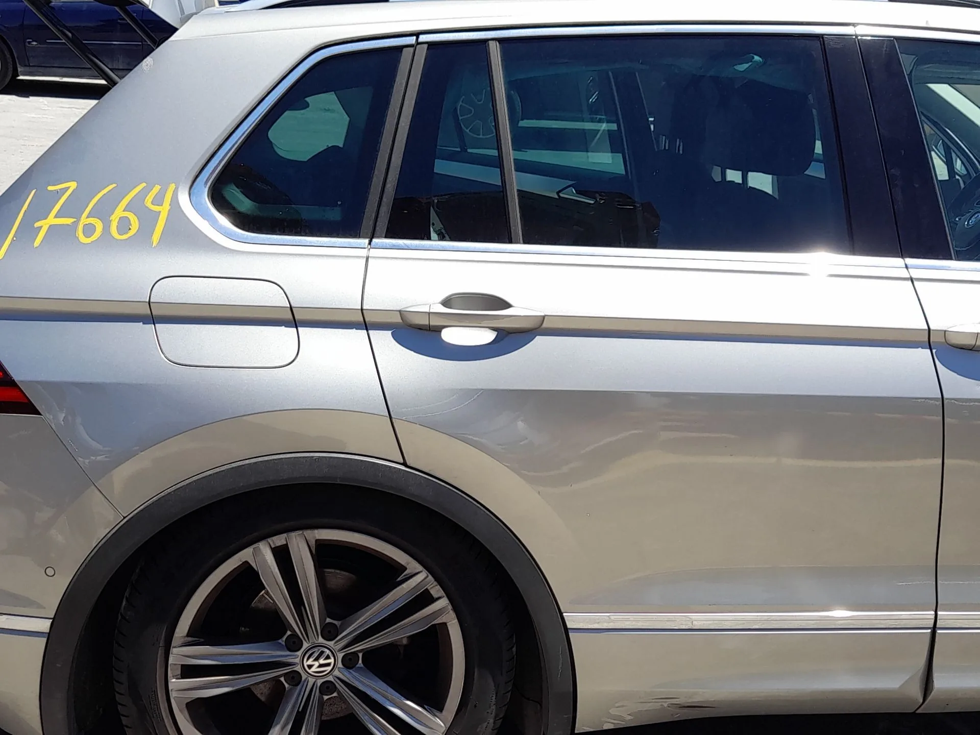 Puerta Trasera Derecha para Volkswagen Tiguan (Ad1, Ax1)