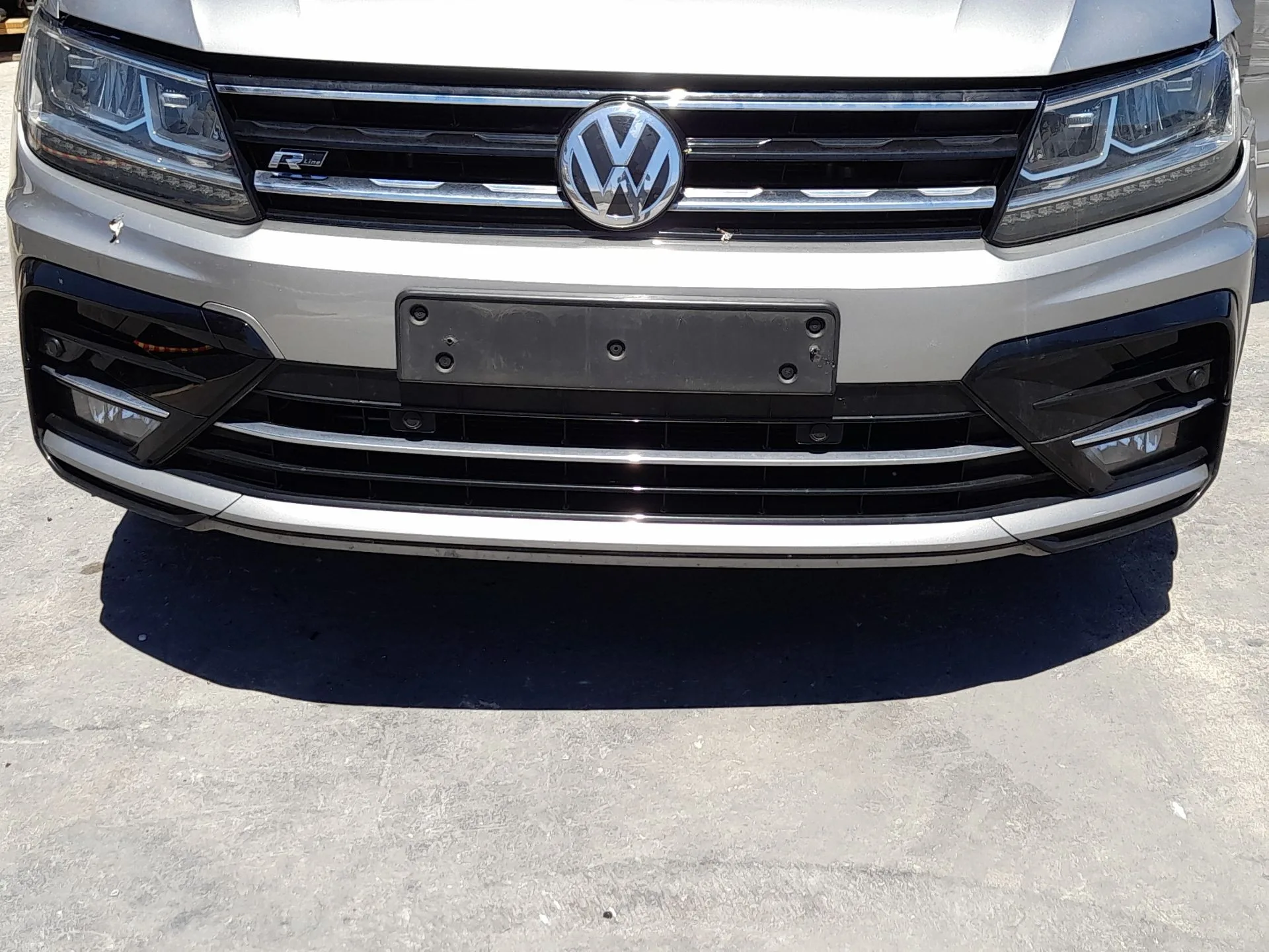 Rejilla Delantera para Volkswagen Tiguan (Ad1, Ax1)
