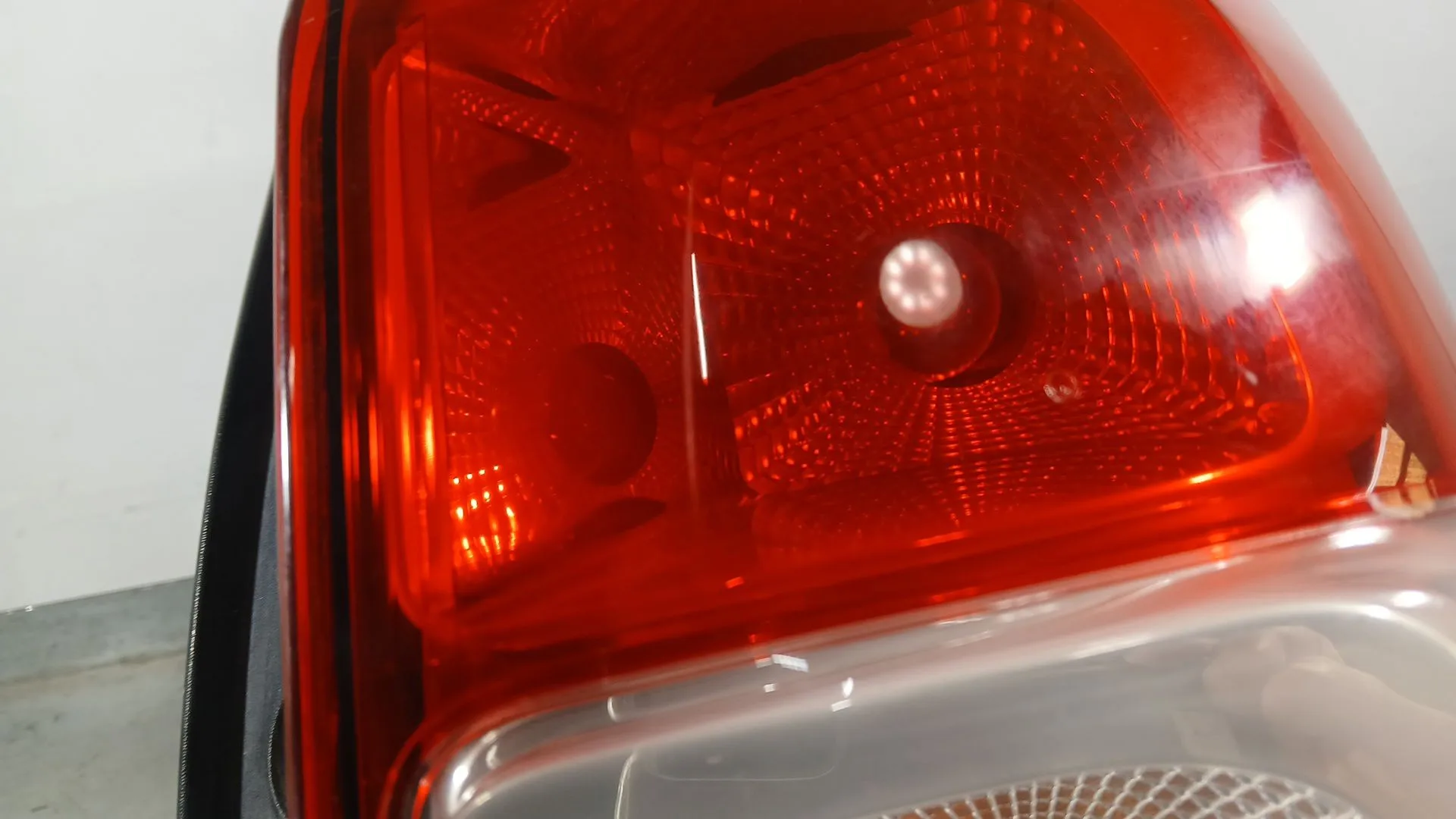 Piloto Trasero Derecho para Dacia Duster (Hs_)