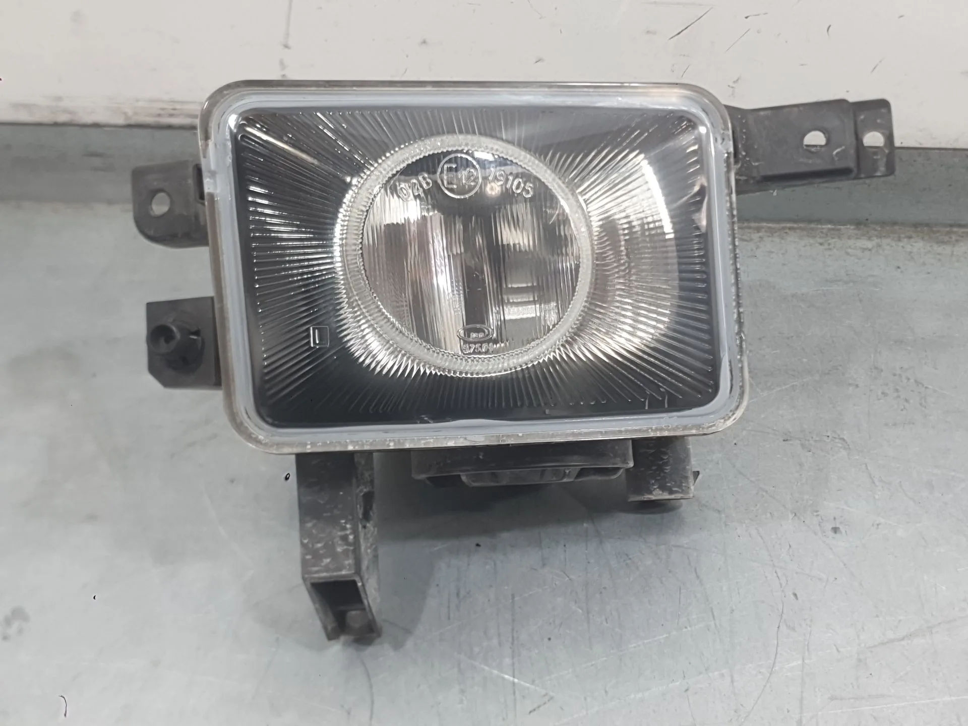 Faro Antiniebla Izquierdo para Opel Corsa C (X01)