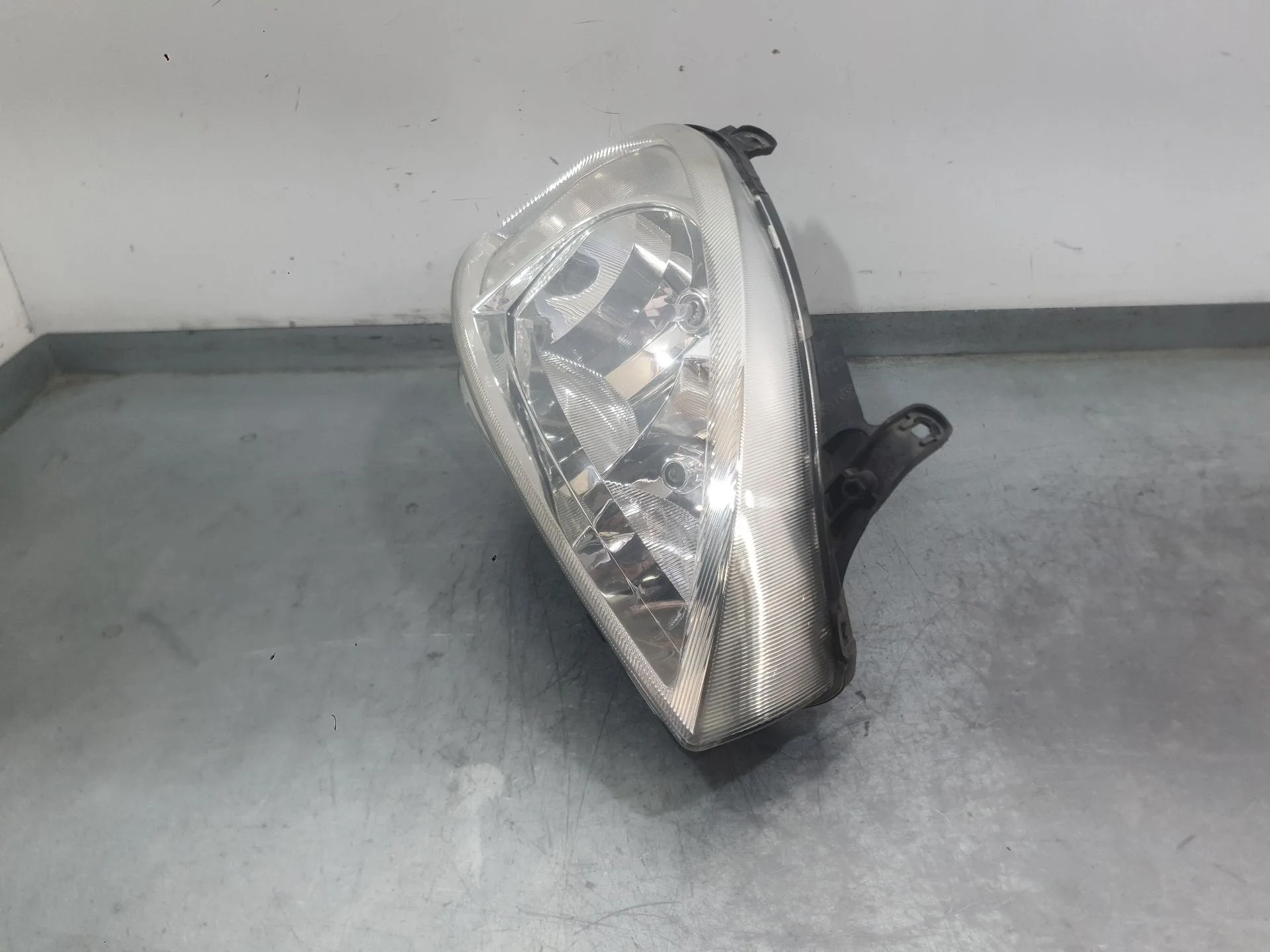 Faro Derecho para Opel Corsa C (X01)