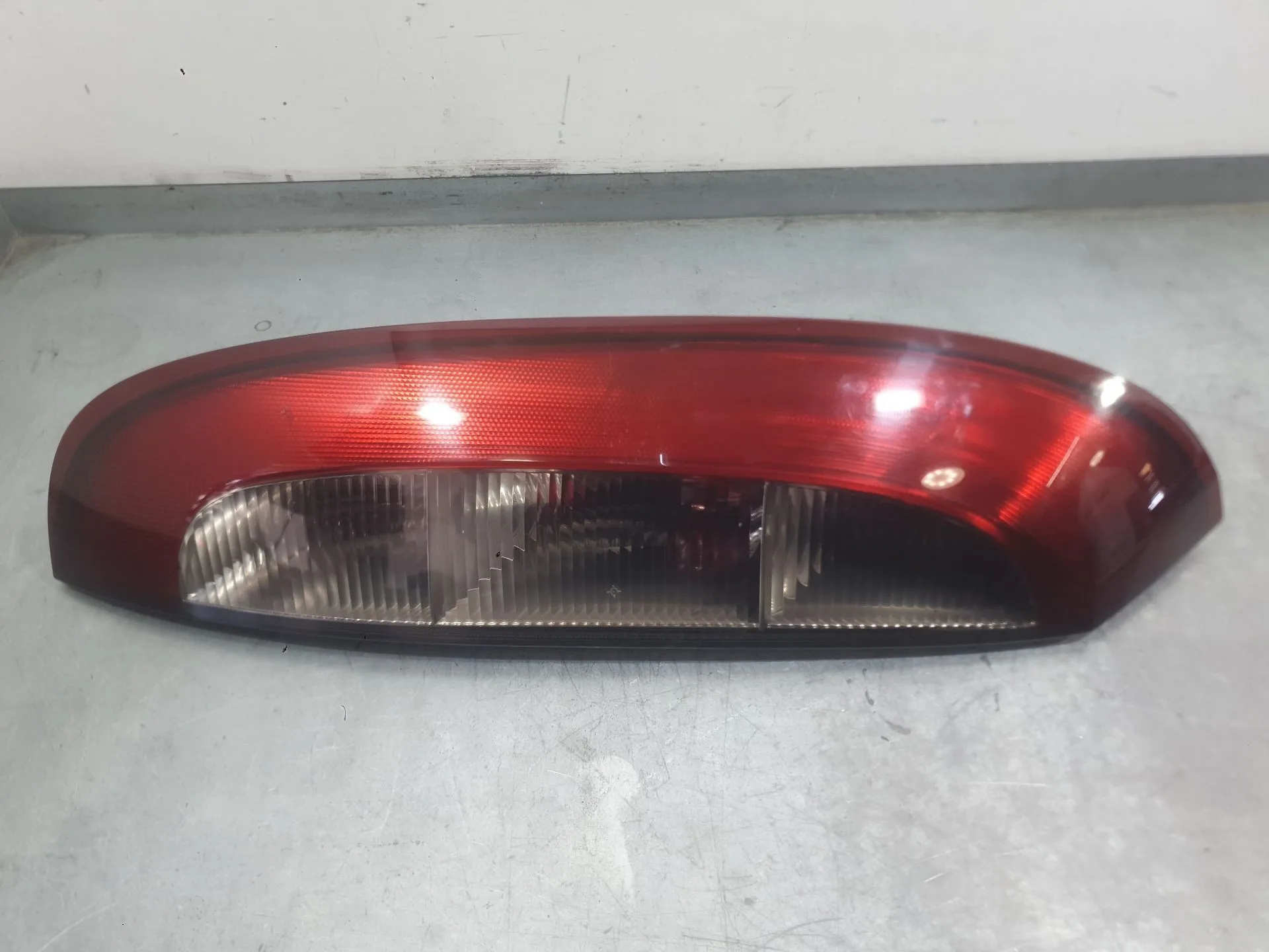 Piloto Trasero Izquierdo para Opel Corsa C (X01)