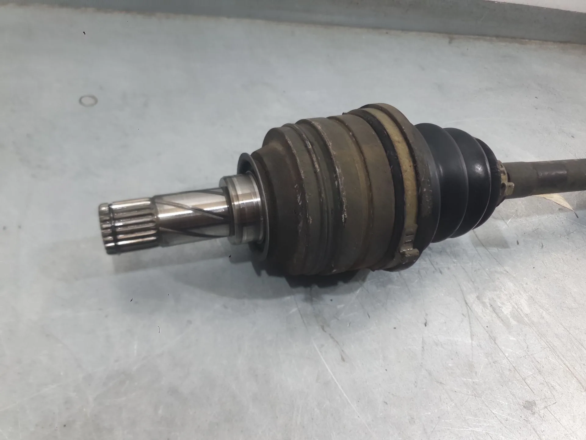 Transmision Delantera Derecha para Opel Corsa C (X01)