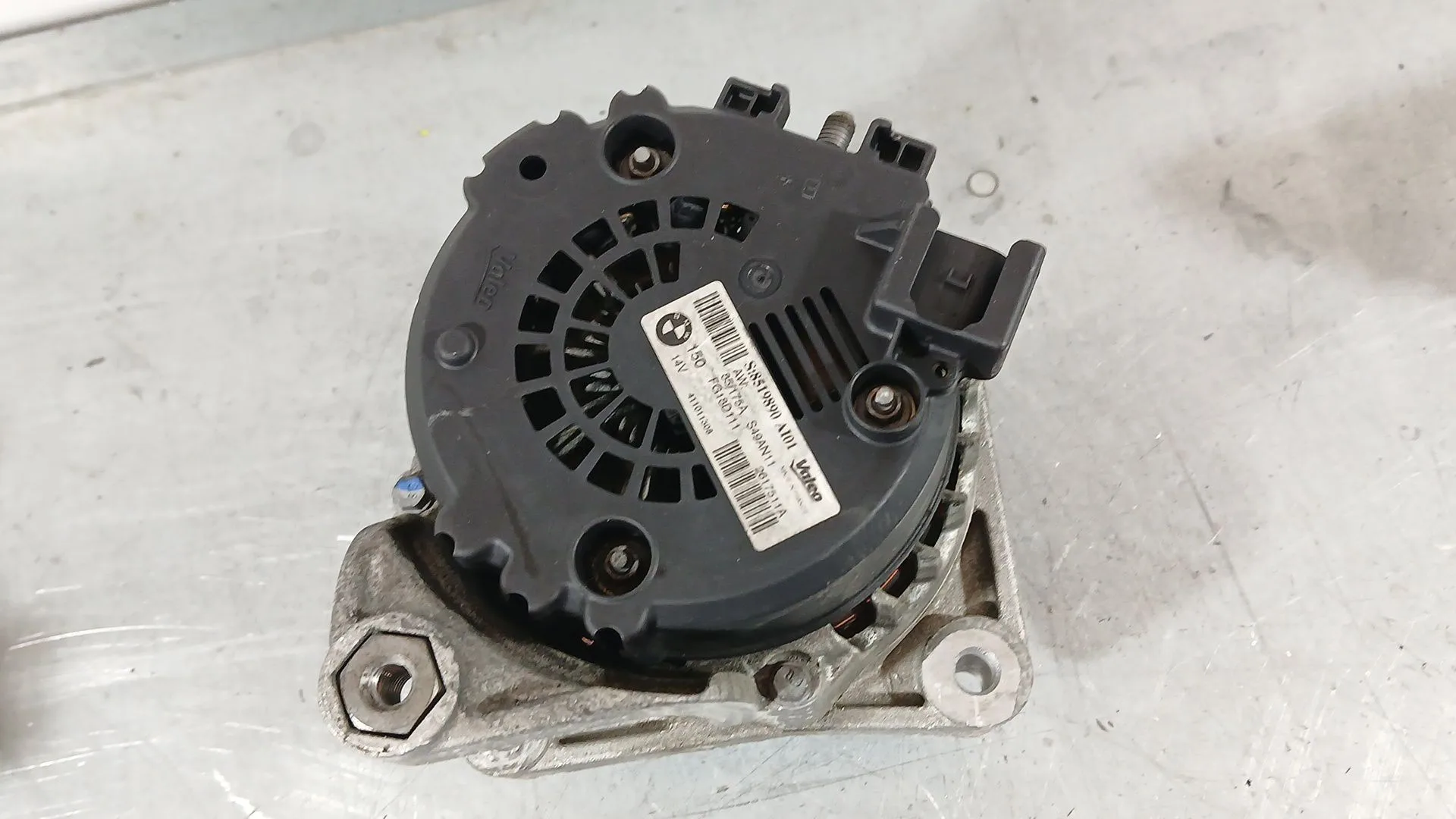 Alternador para Bmw 1 (F20)