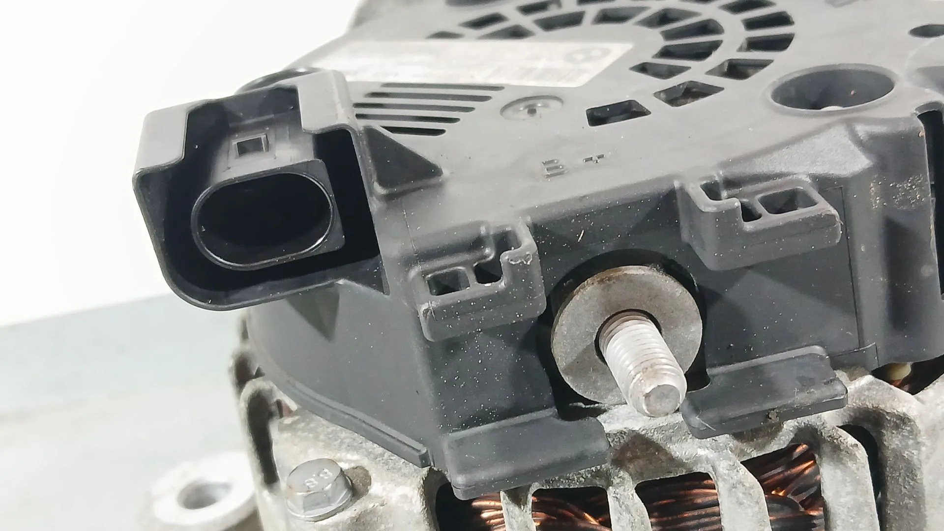 Alternador para Bmw 1 (F20)