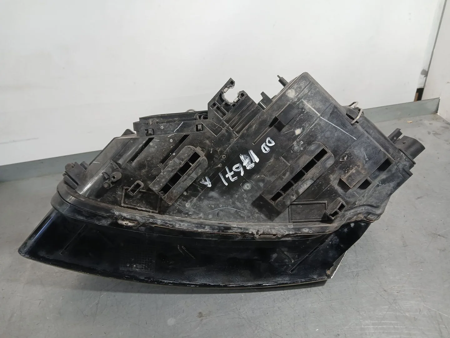 Faro Derecho para Audi Q5 (8Rb)