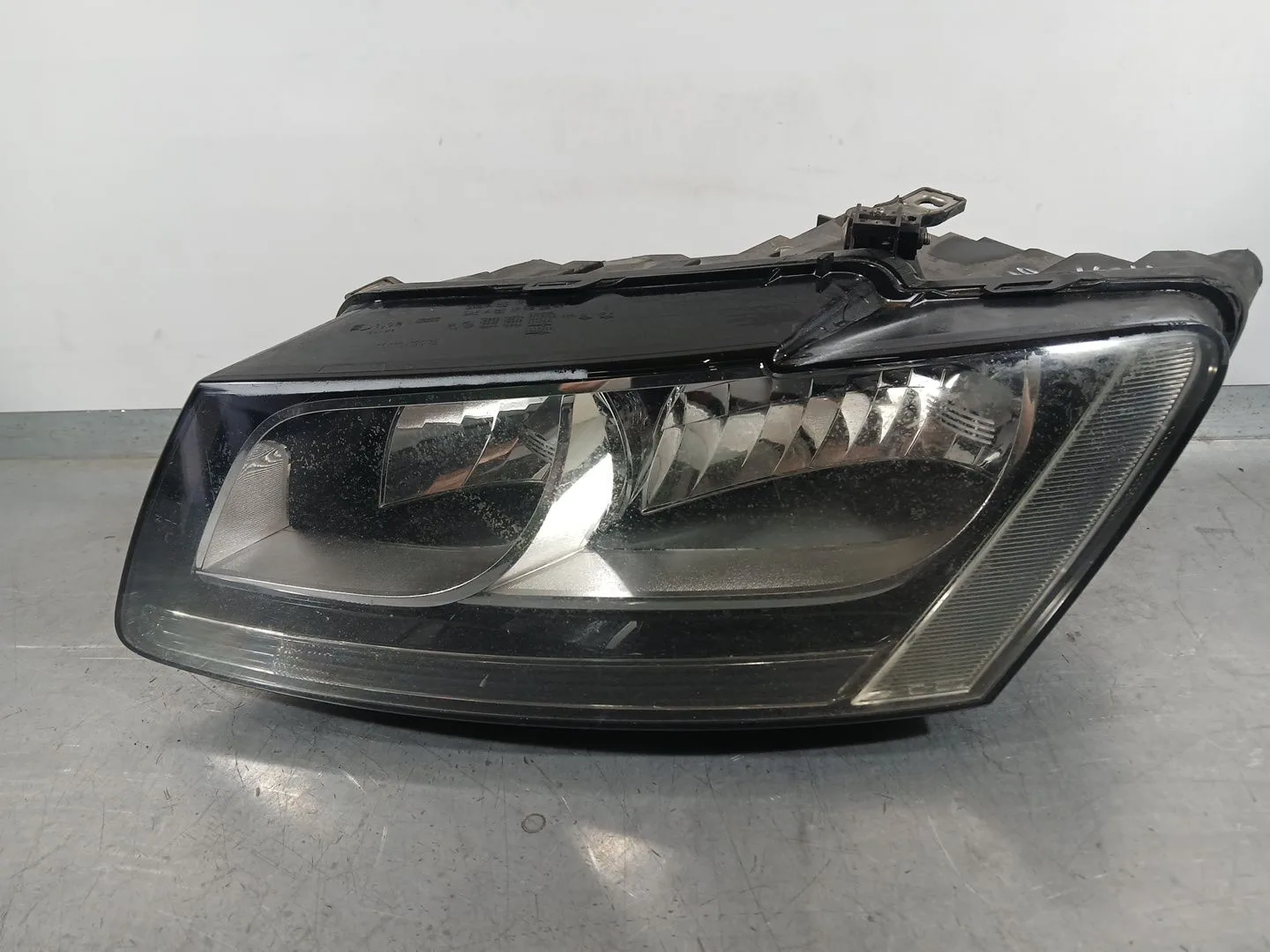 Faro Izquierdo para Audi Q5 (8Rb)