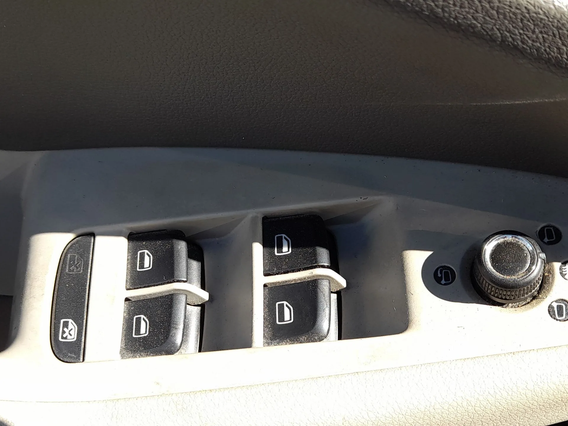 Mando Elevalunas Delantero Izquierdo para Audi Q5 (8Rb)