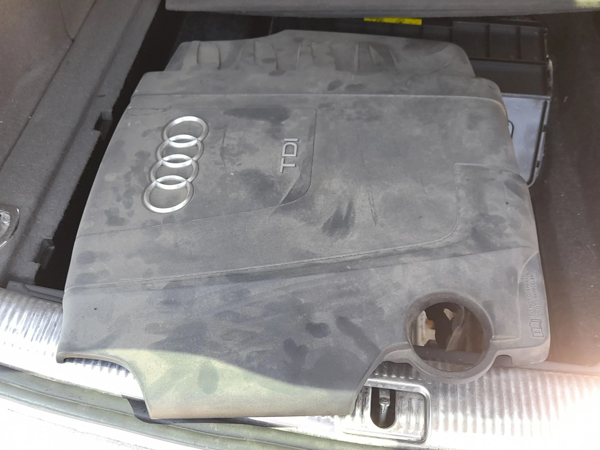Tapa Motor para Audi Q5 (8Rb)