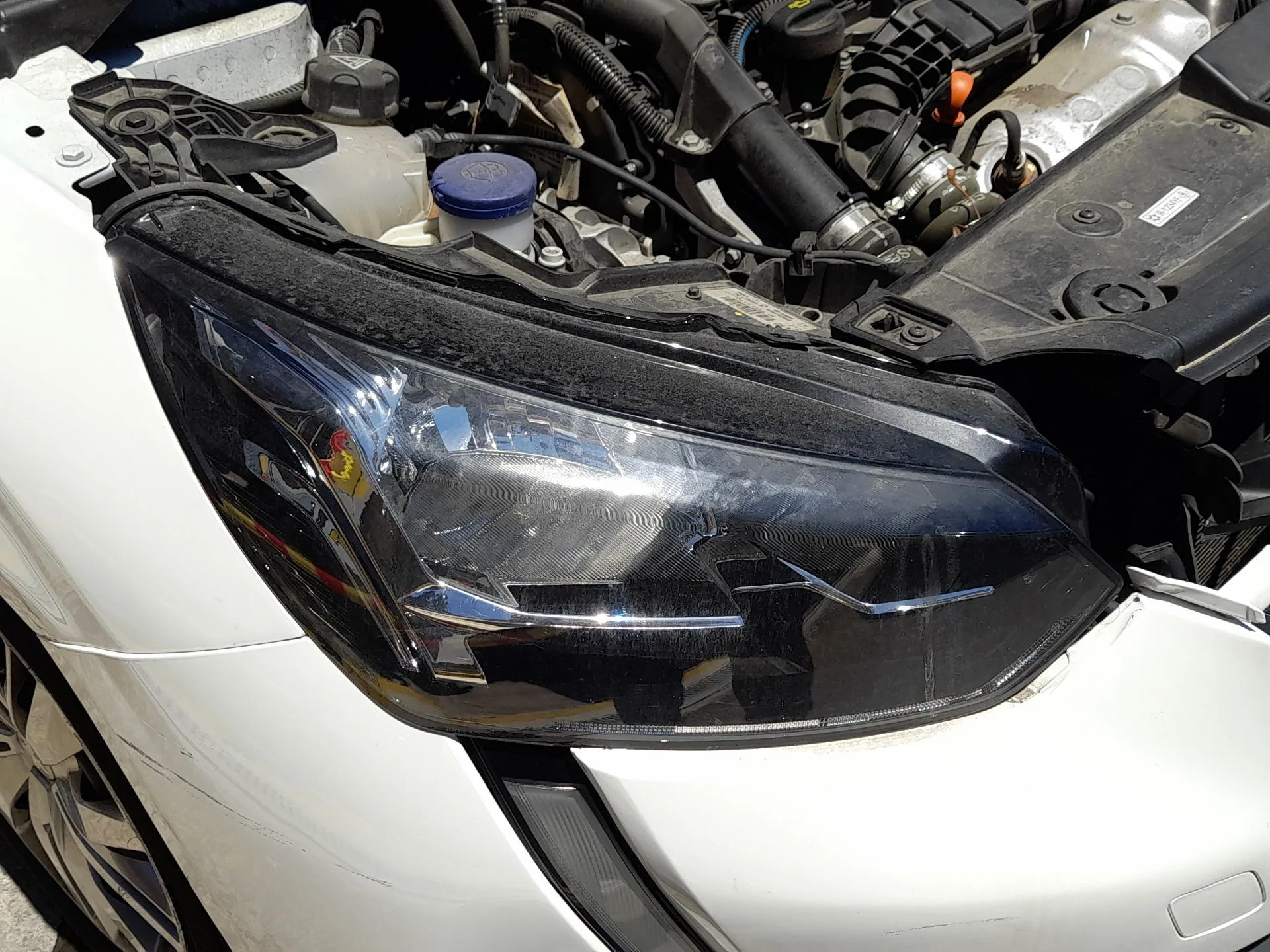 Faro Derecho para Peugeot 208 Ii (Ub_, Up_, Uw_, Uj_)