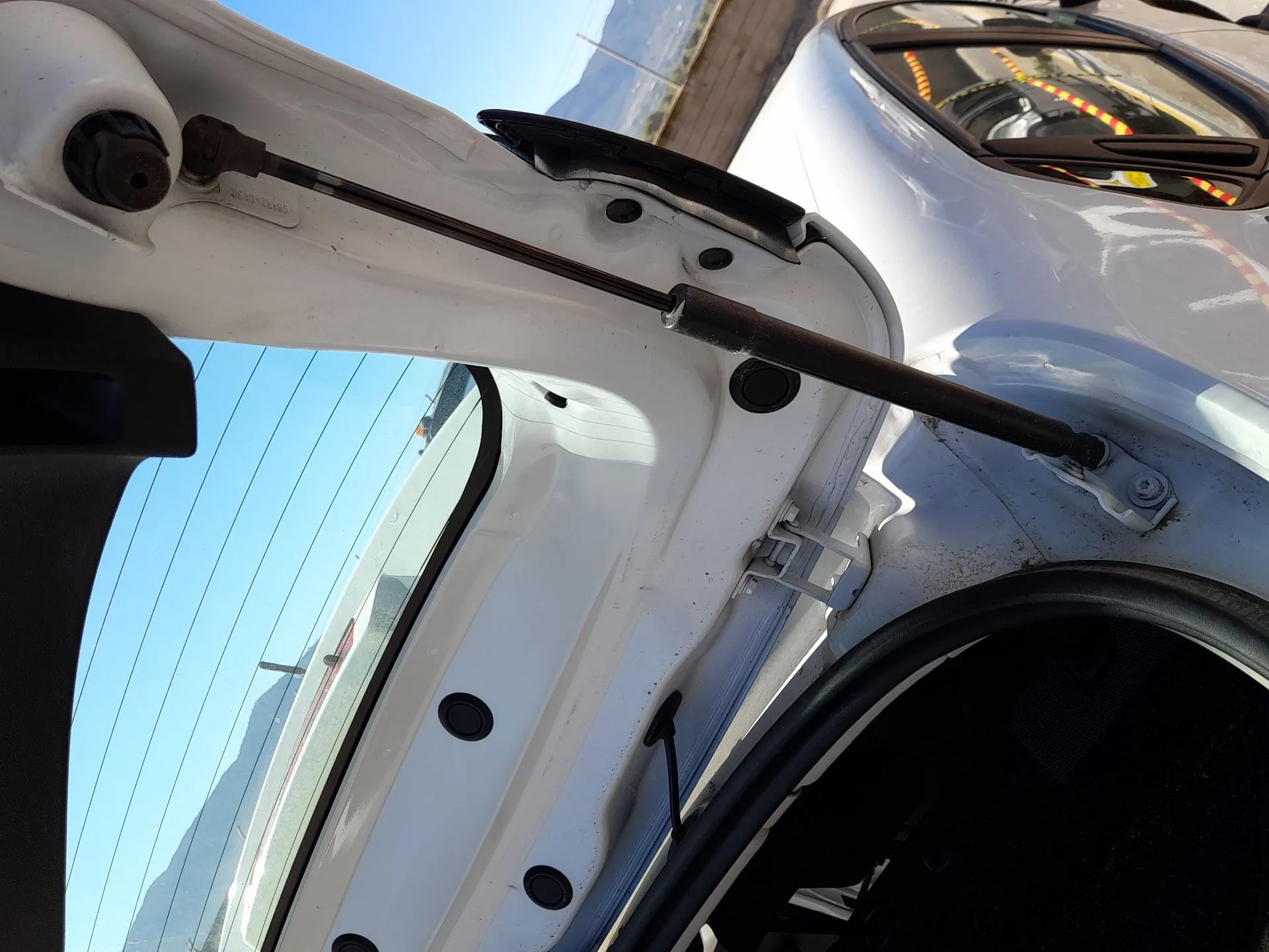 Amortiguadores Maletero / Porton para Renault Clio Iv (Bh_)