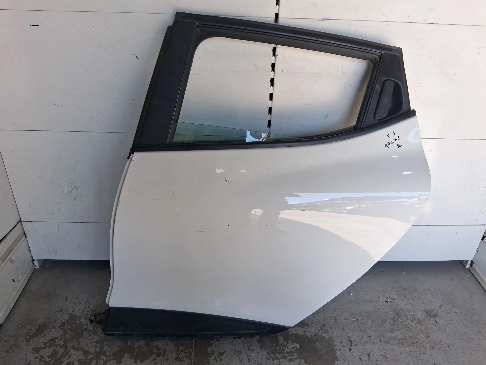 Puerta Trasera Izquierda para Renault Clio Iv (Bh_)