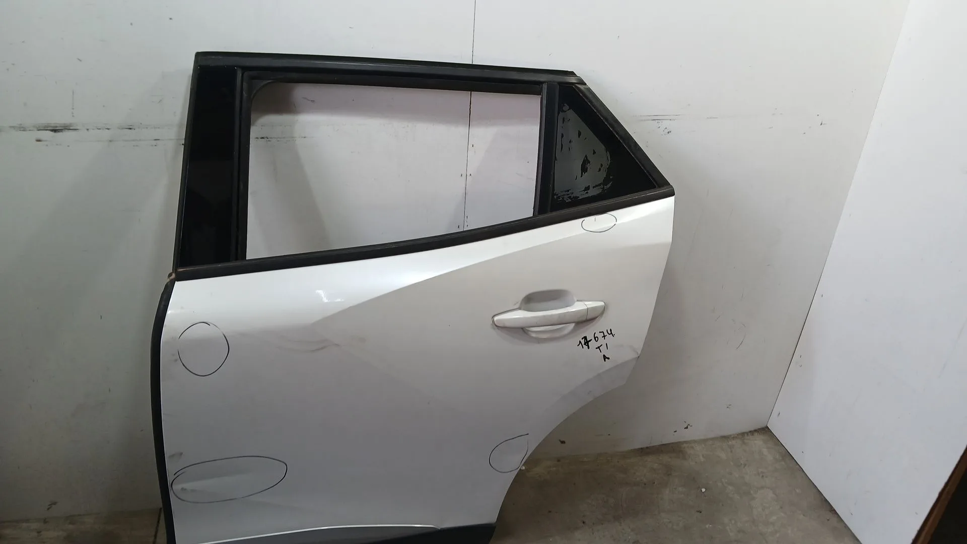 Puerta Trasera Izquierda para Peugeot 2008 Ii (Ud_, Us_, Uy_, Uj_, Ur_, Uc_)