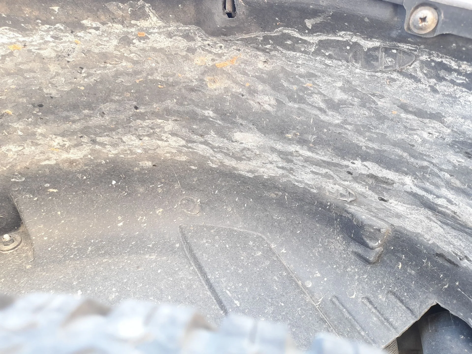 Plastico Pase Rueda Tras. Izq. para Fiat Doblo Cargo (263_)