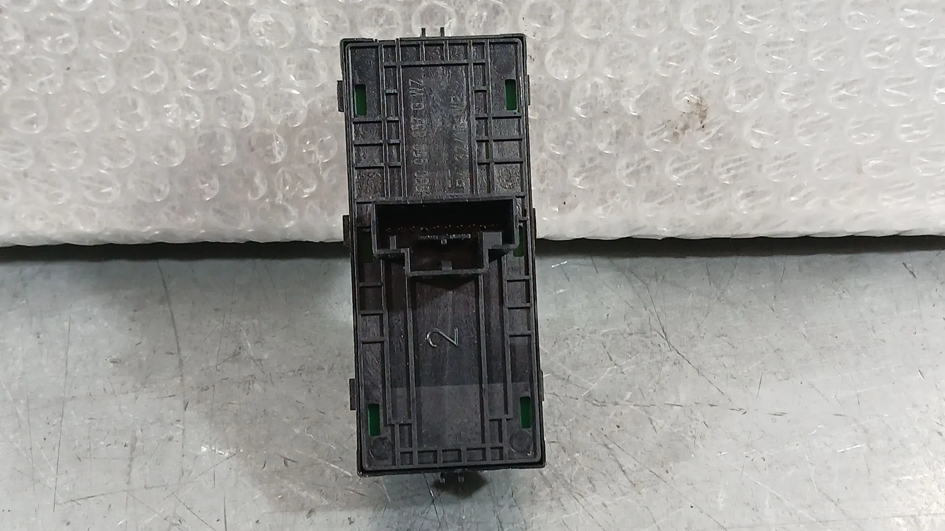Mando Elevalunas Delantero Izquierdo para Volkswagen Polo Vi (Aw1, Bz1, Ae1)