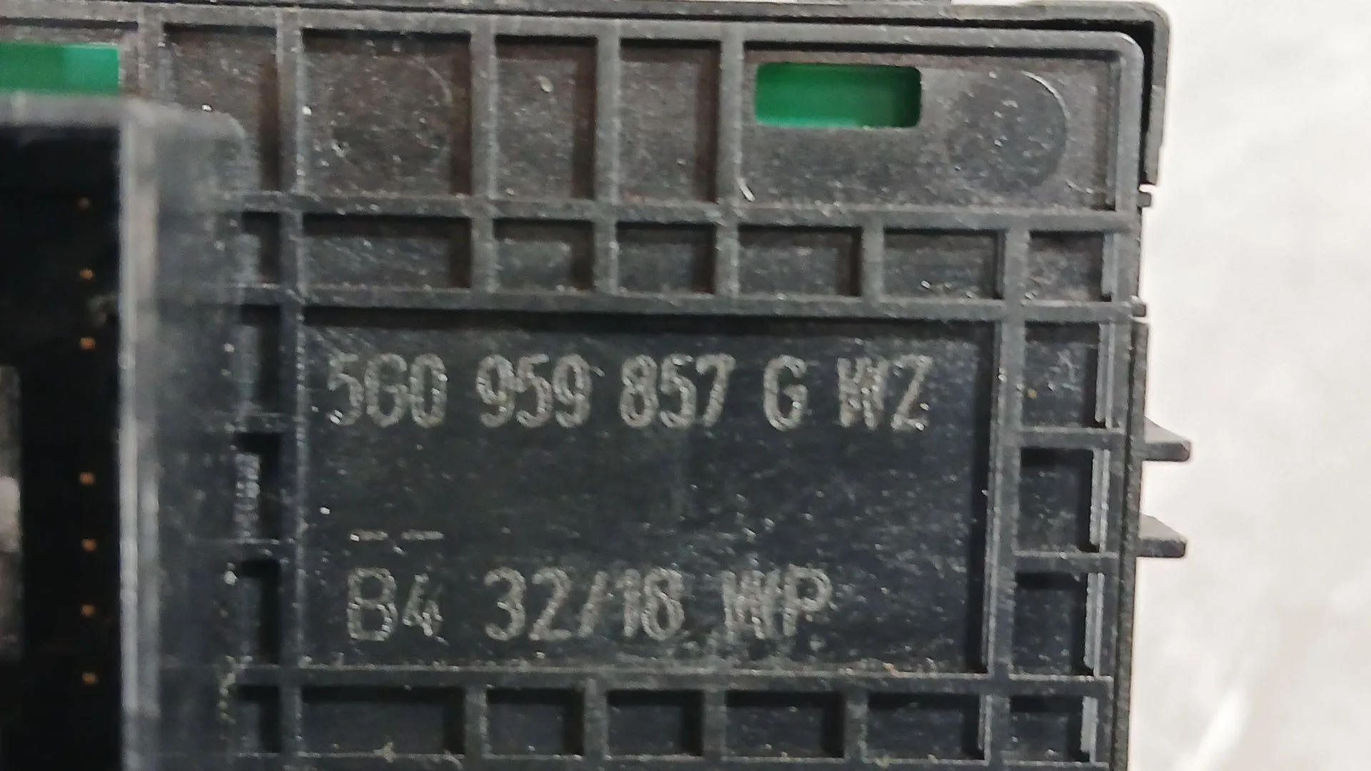 Mando Elevalunas Delantero Izquierdo para Volkswagen Polo Vi (Aw1, Bz1, Ae1)