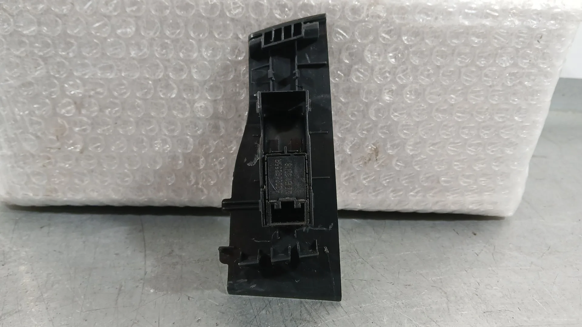 Mando Elevalunas Trasero Izquierdo para Volkswagen Polo Vi (Aw1, Bz1, Ae1)