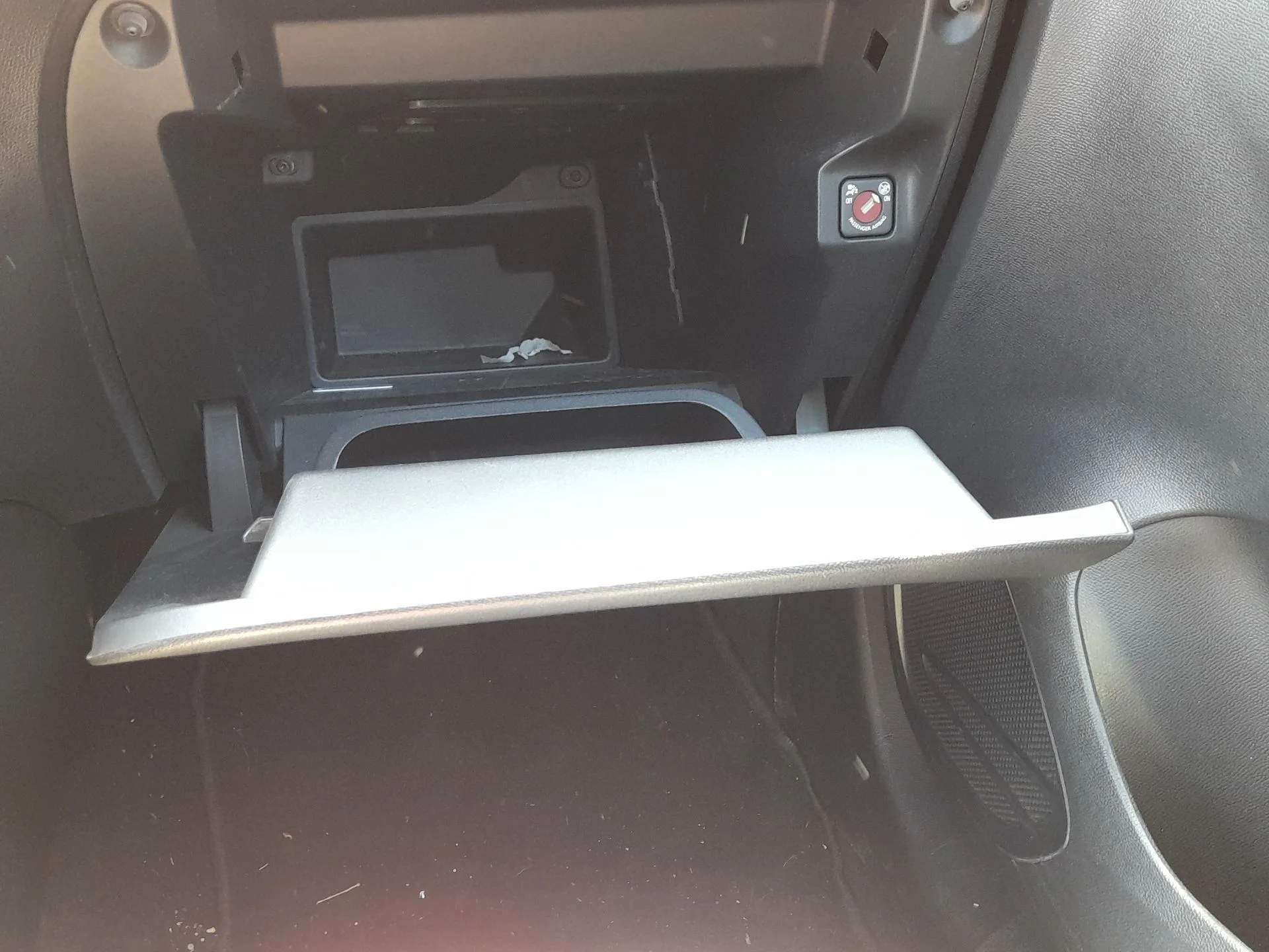 Guantera para Opel Corsa F (P2Jo)