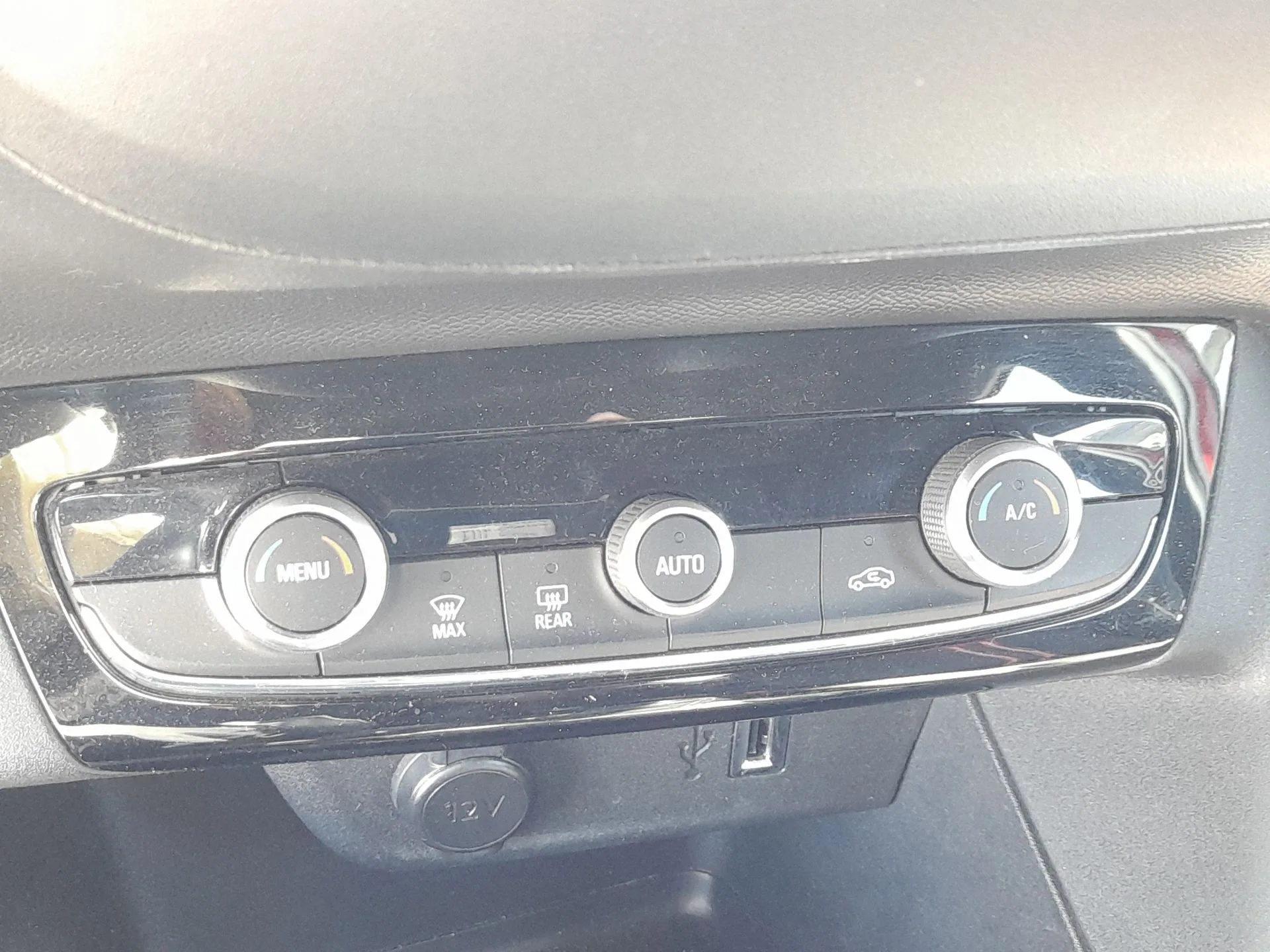 Mando Climatizador para Opel Corsa F (P2Jo)