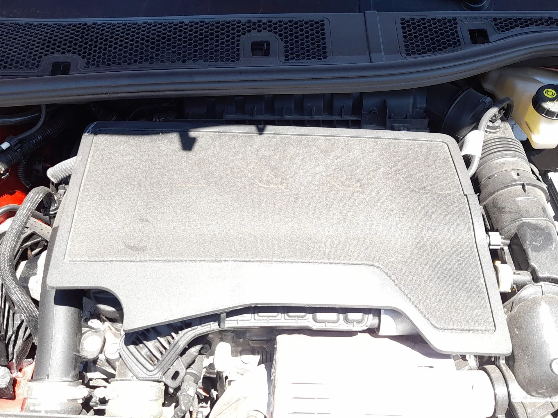 Tapa Motor para Opel Corsa F (P2Jo)