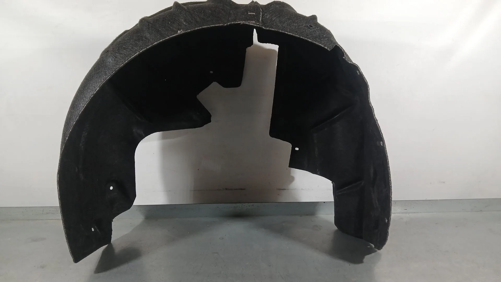 Plastico Pase Rueda Tras. Izq. para Seat Leon (5F1)