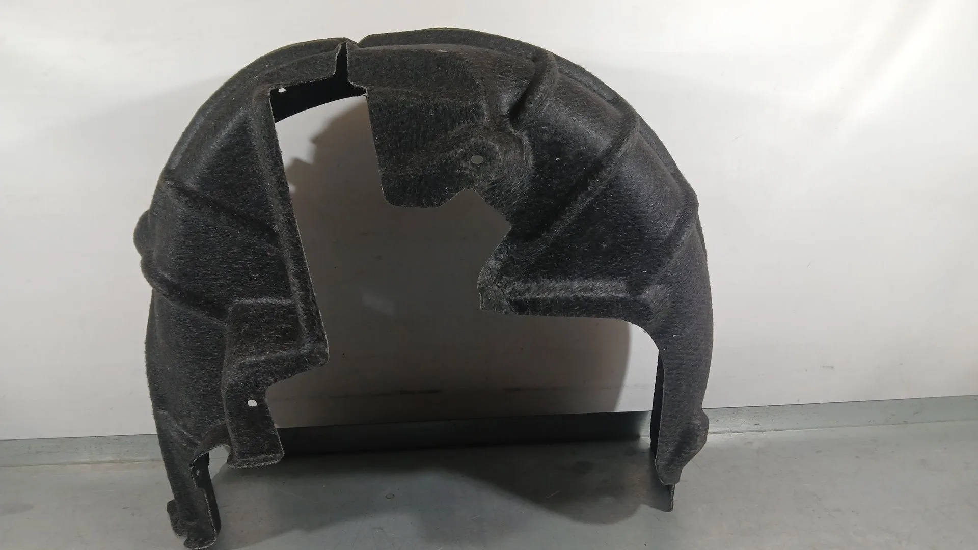 Plastico Pase Rueda Tras. Izq. para Seat Leon (5F1)