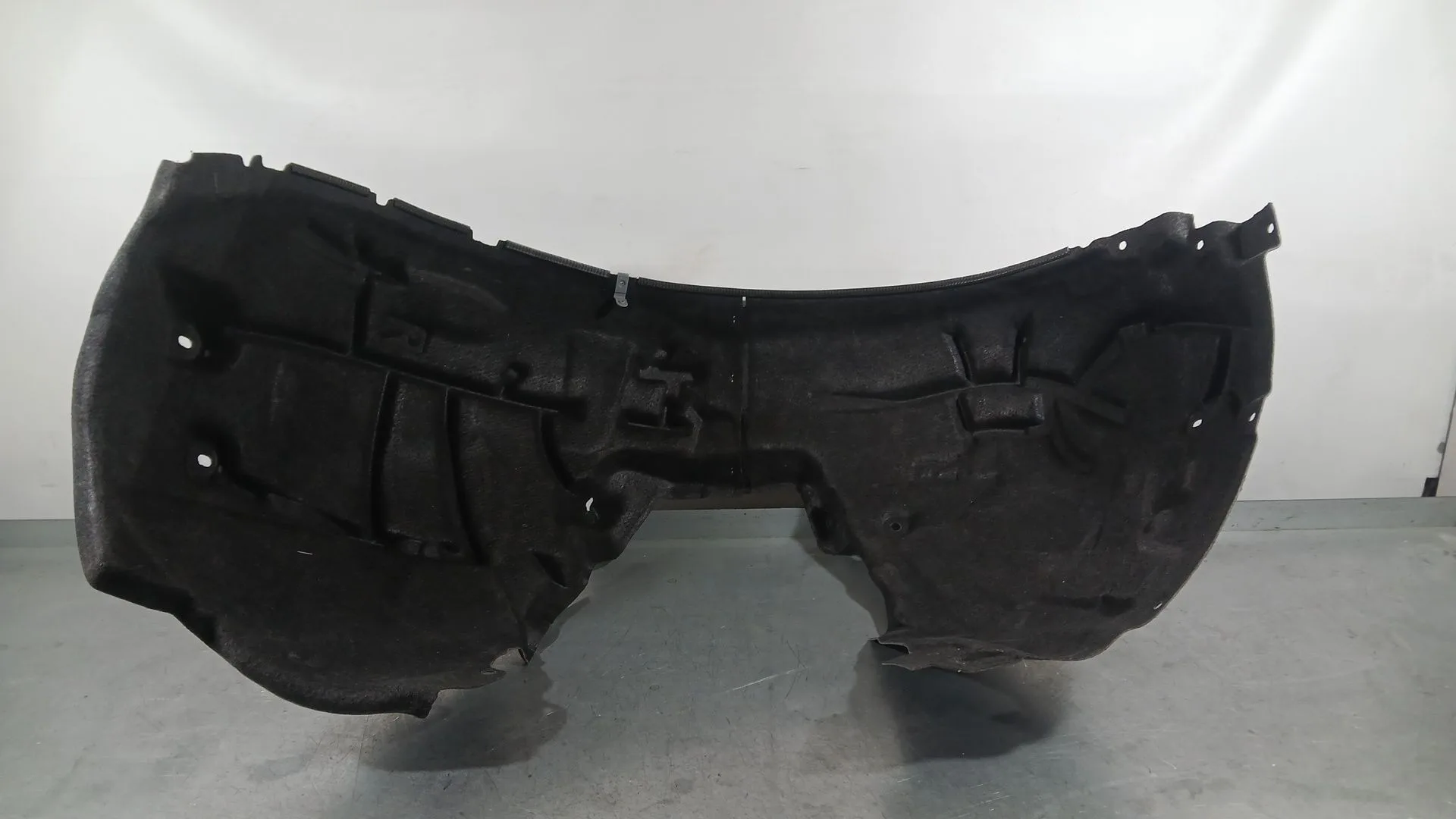 Plastico Pase Rueda Del. Dch. para Audi A5 (F53, F5P)