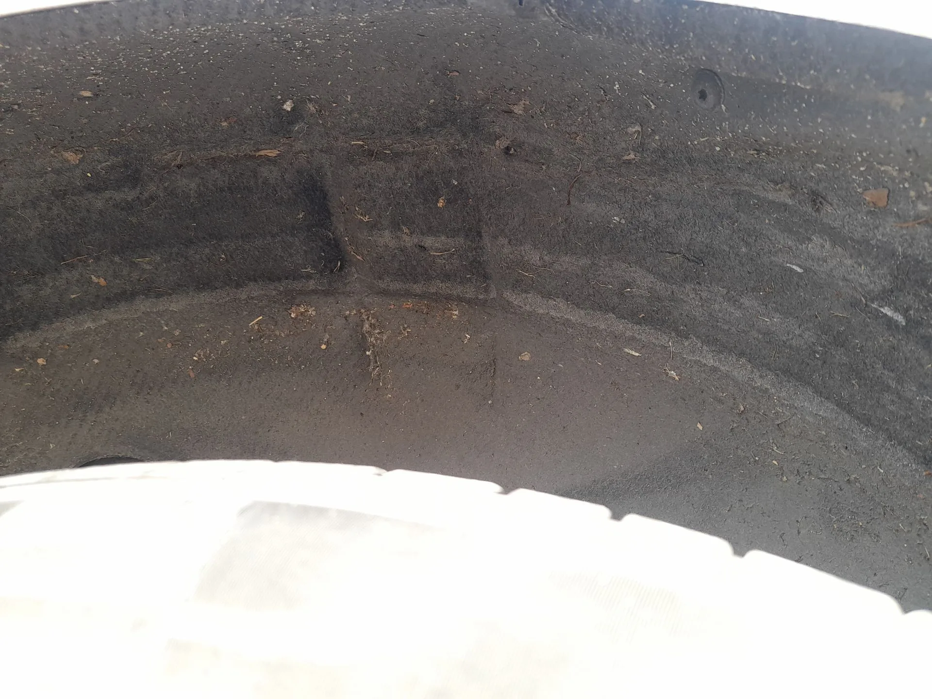 Plastico Pase Rueda Tras. Izq. para Seat Exeo (3R2)