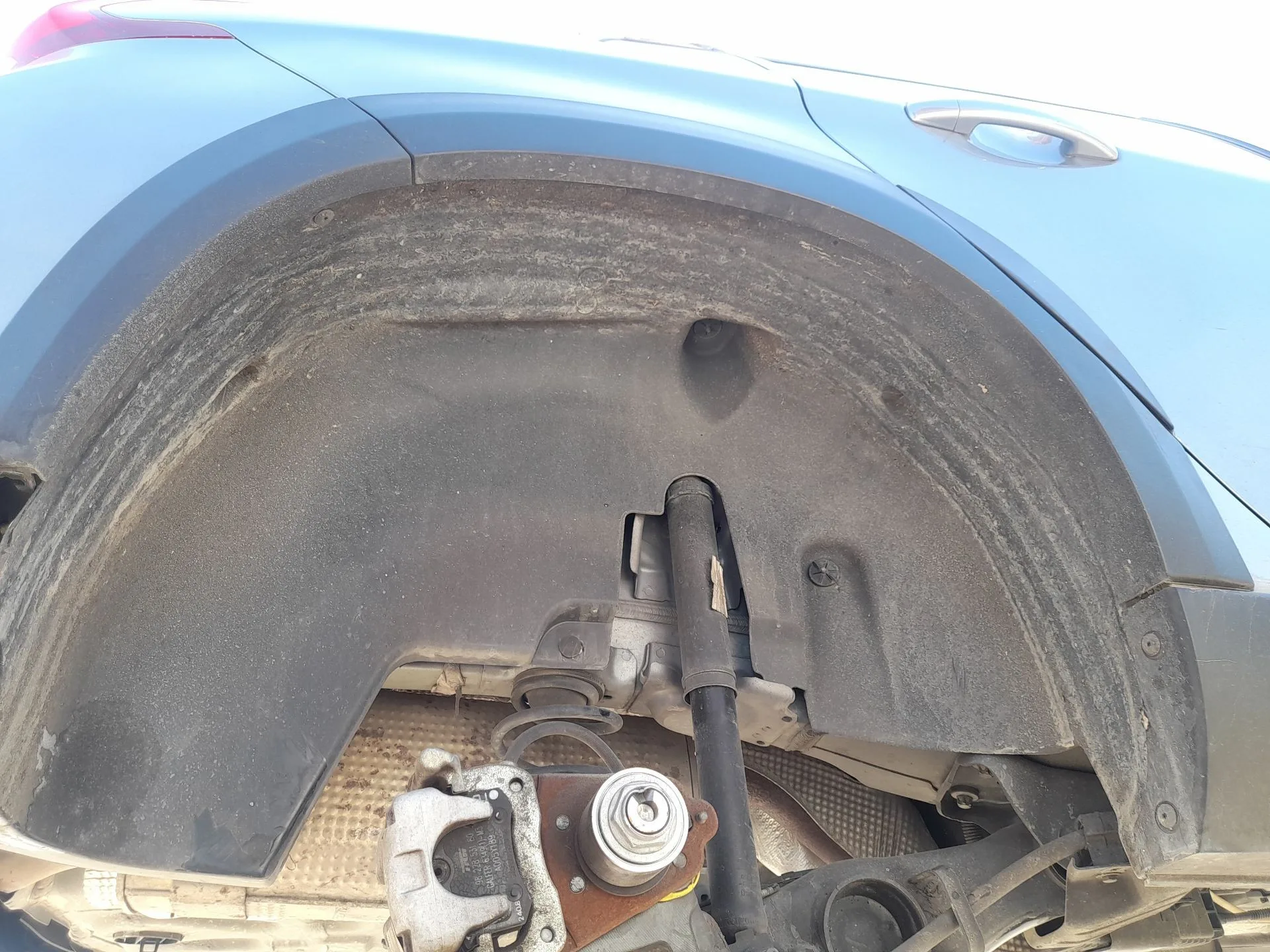 Plastico Pase Rueda Tras. Dch. para Peugeot 2008 I (Cu_)