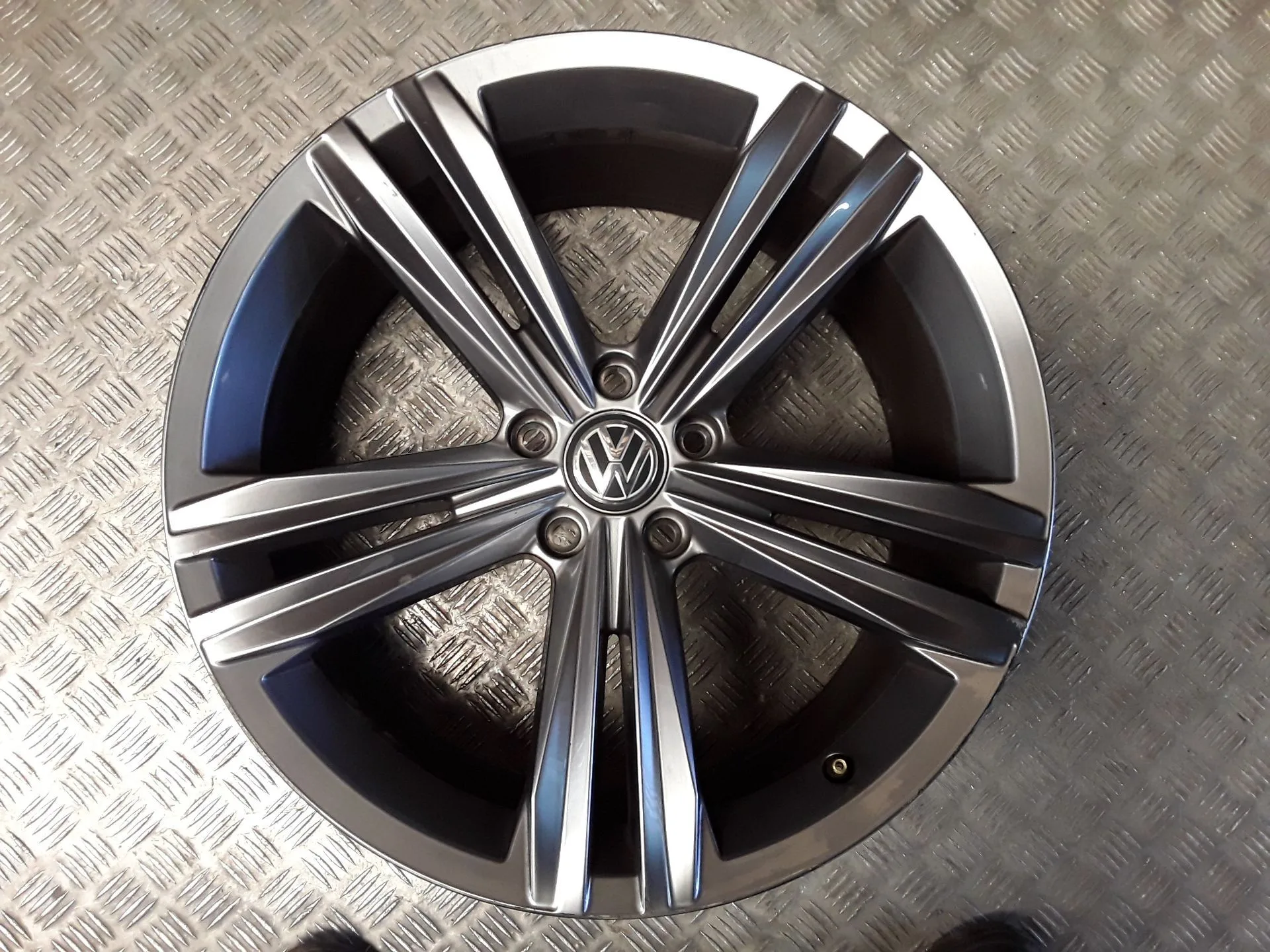 Llanta Aluminio para Volkswagen Tiguan (Ad1, Ax1)