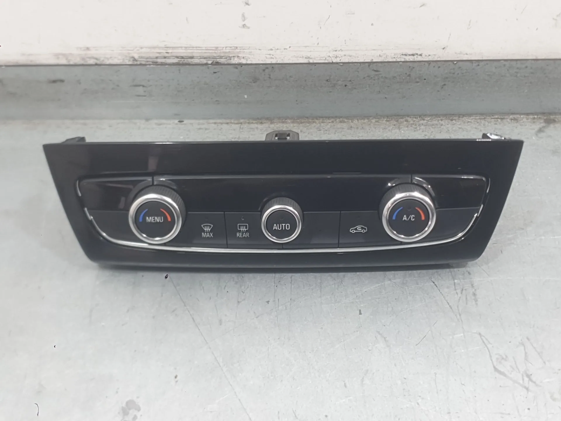 Mando Climatizador para Opel Corsa F (P2Jo)