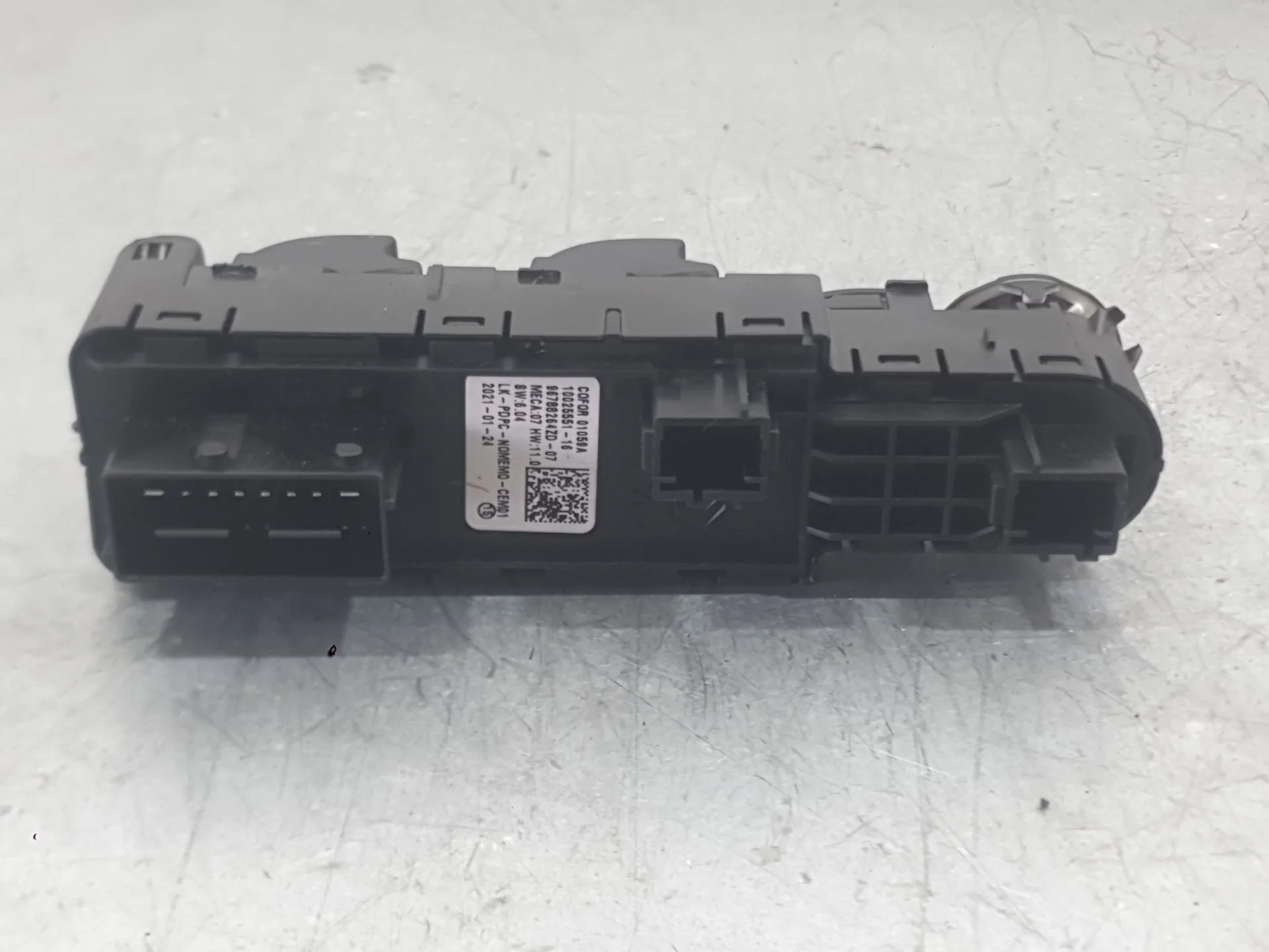 Mando Elevalunas Delantero Izquierdo para Opel Corsa F (P2Jo)
