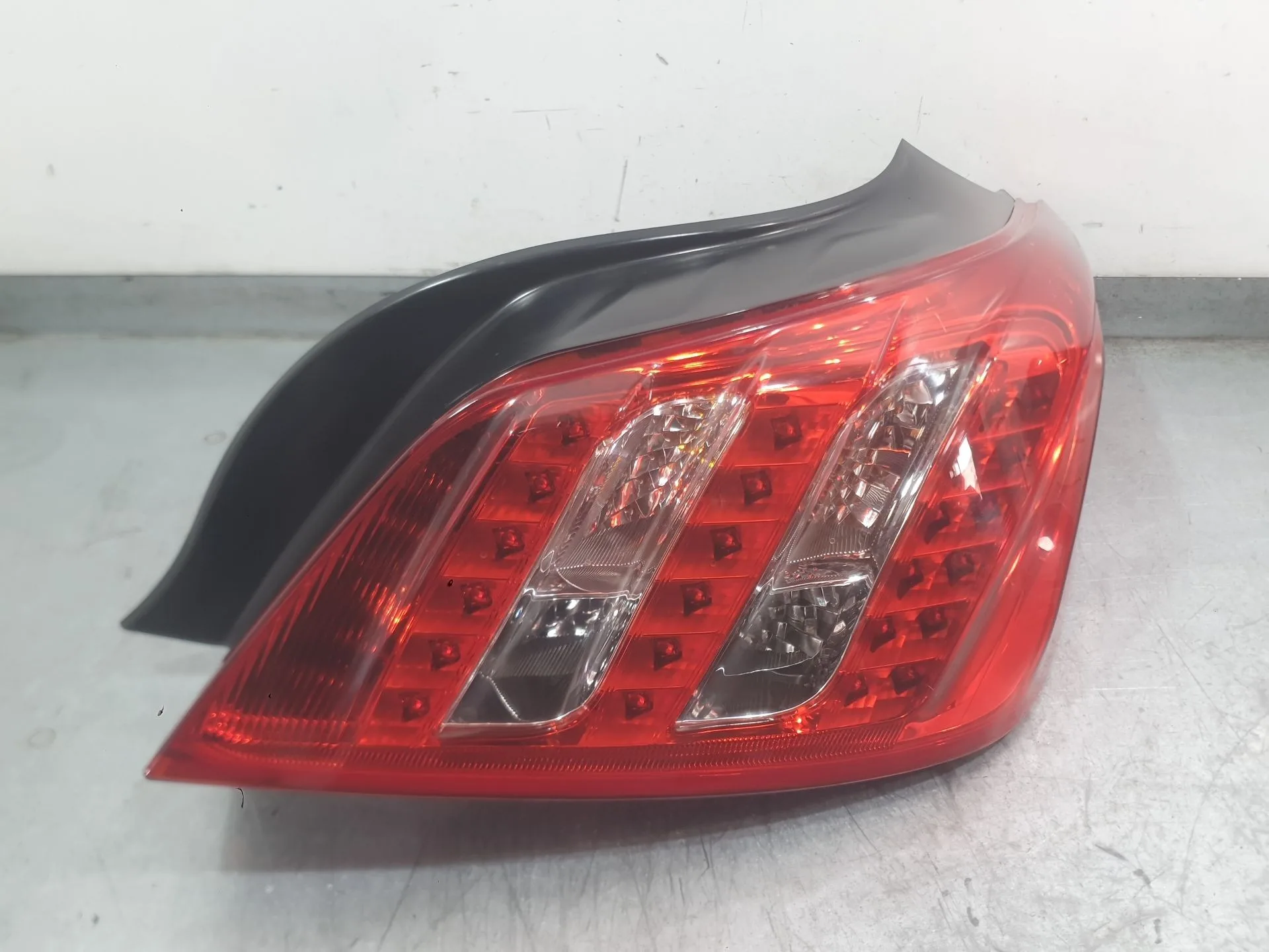 Piloto Trasero Derecho para Peugeot 508 I (8D_)