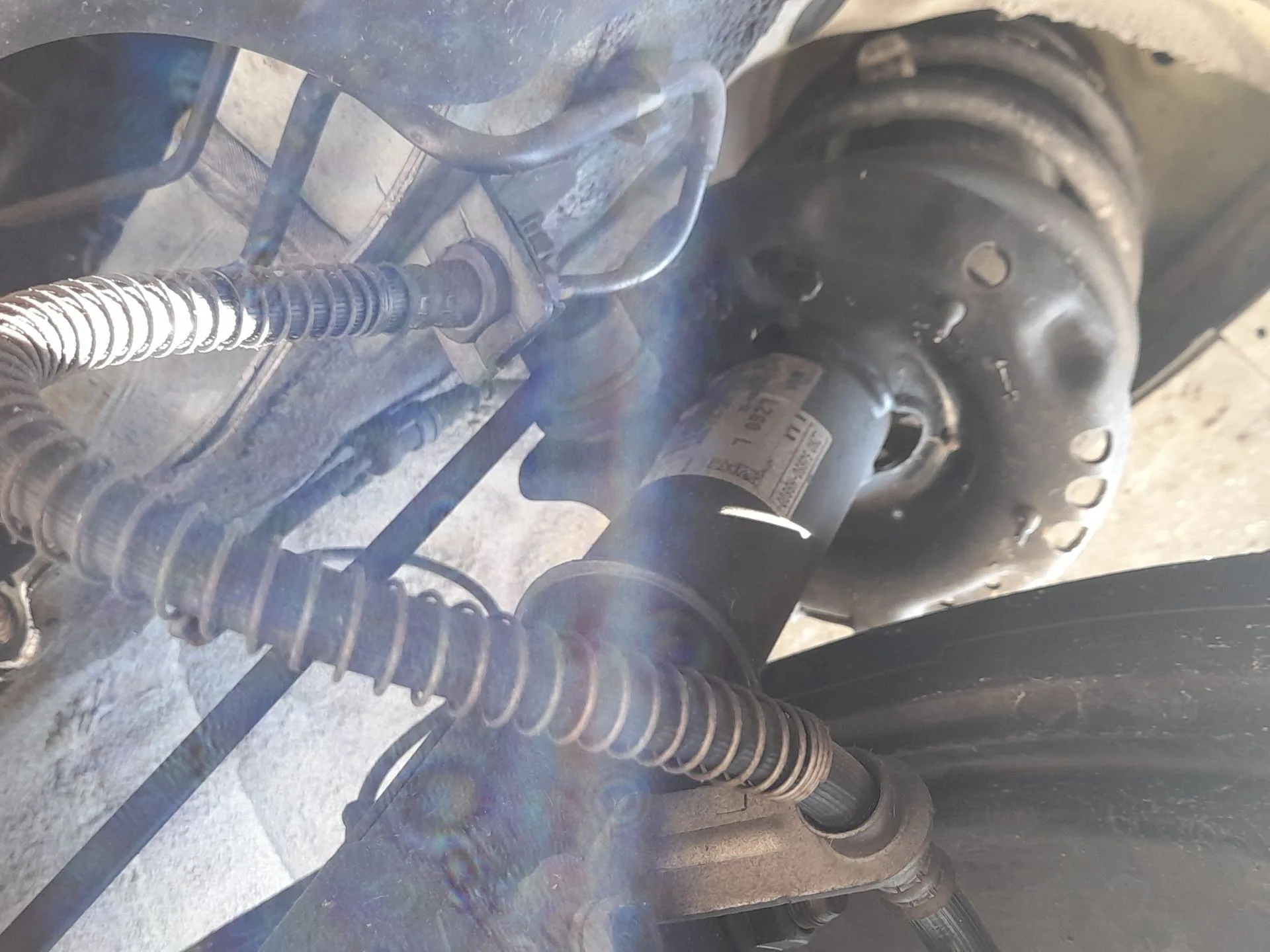 Amortiguador Delantero Izquierdo para Kia Stonic (Yb)