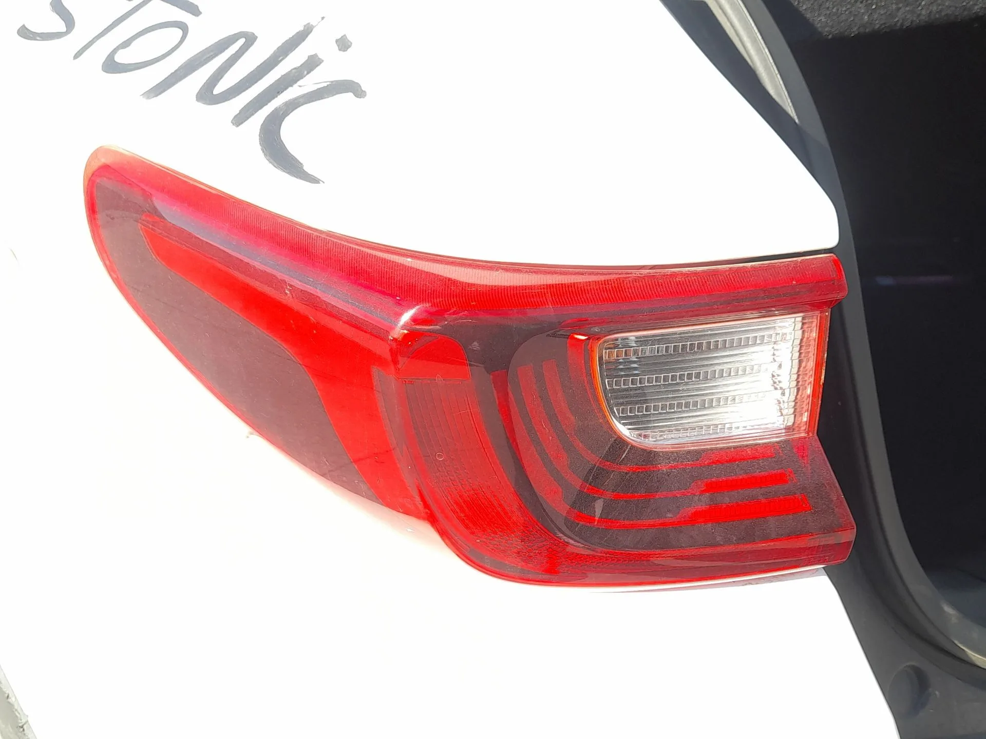 Piloto Trasero Izquierdo Exterior para Kia Stonic (Yb)