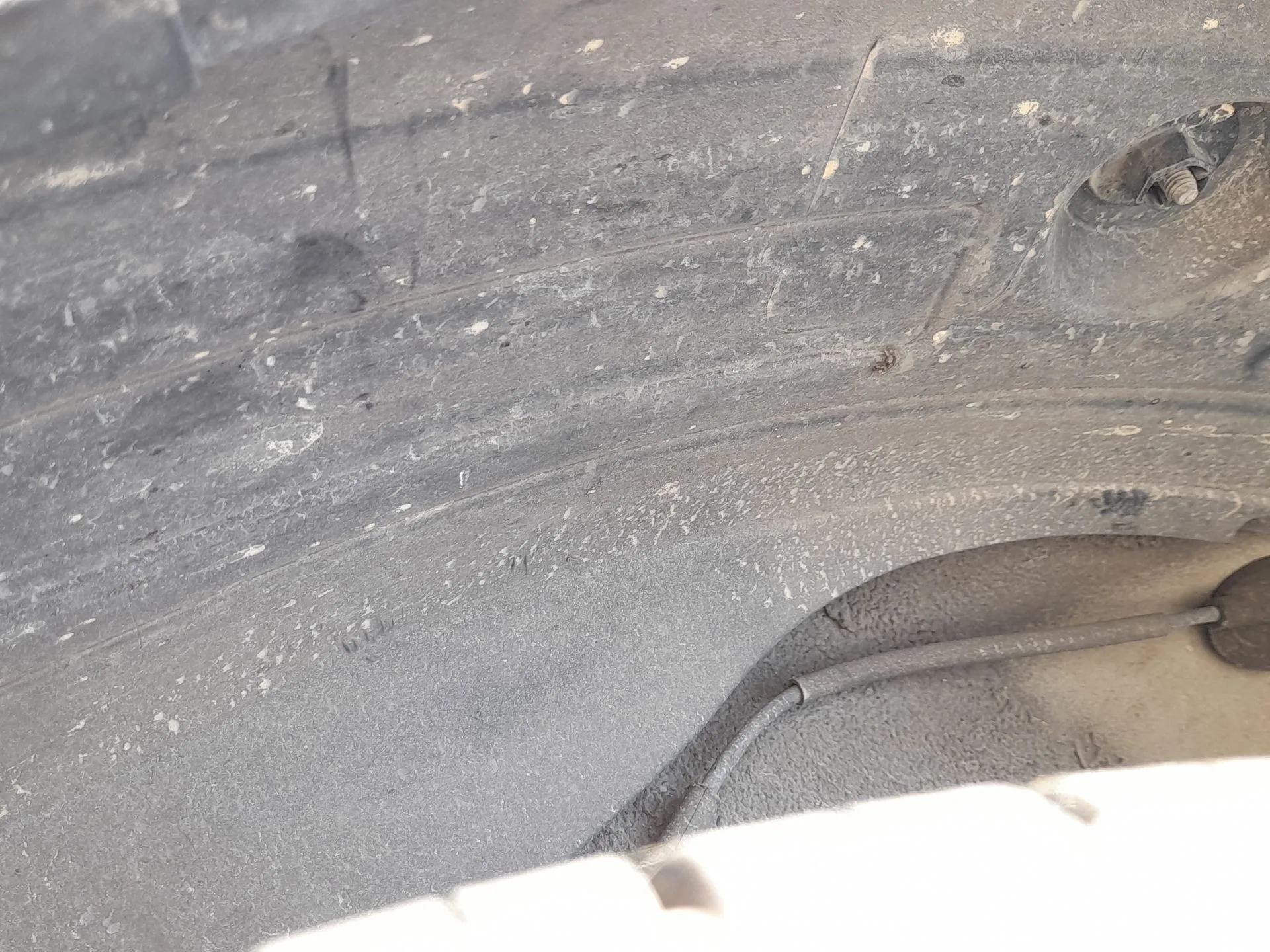 Plastico Pase Rueda Tras. Izq. para Kia Stonic (Yb)