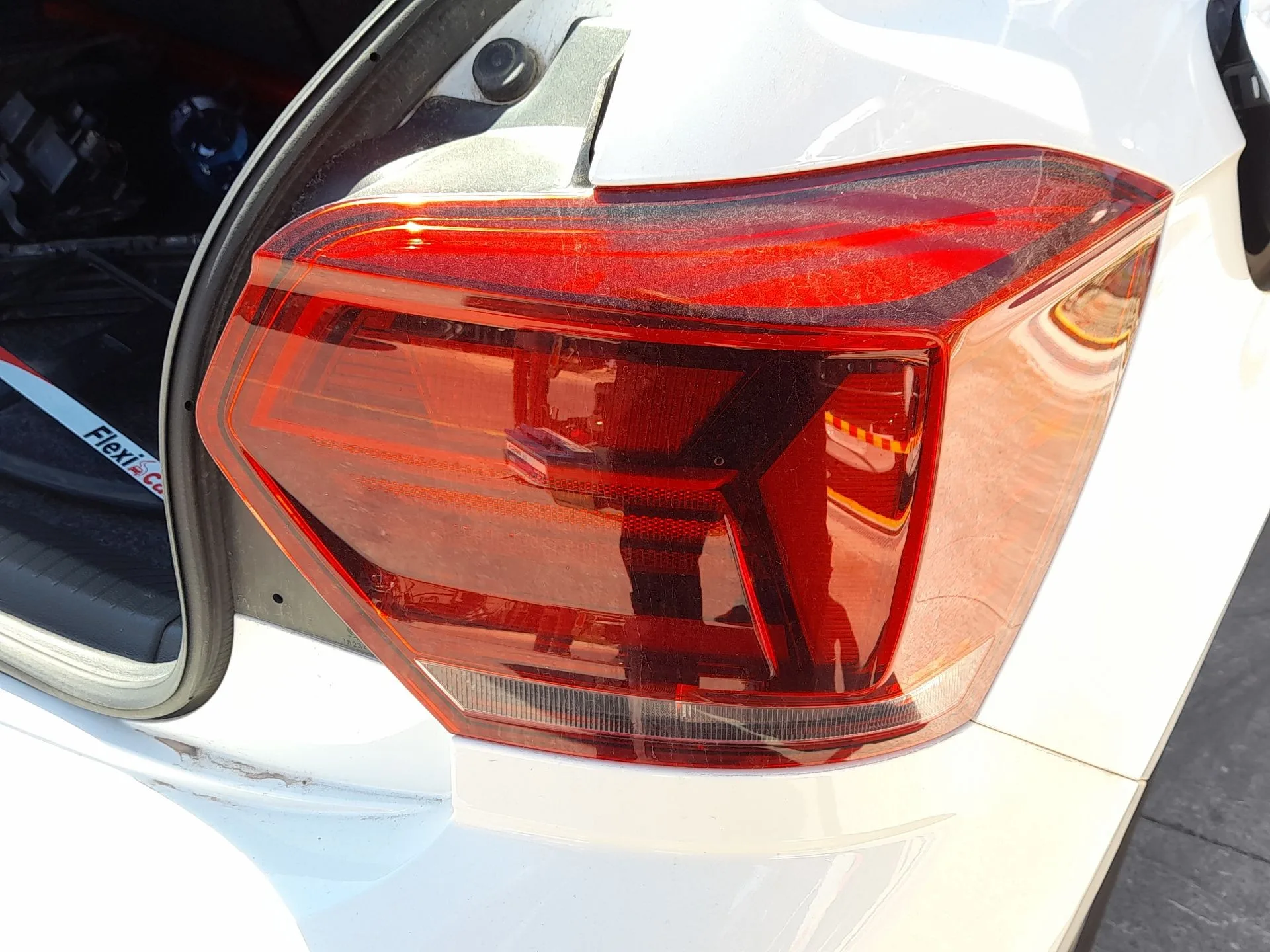 Piloto Trasero Derecho para Volkswagen Polo Vi (Aw1, Bz1, Ae1)