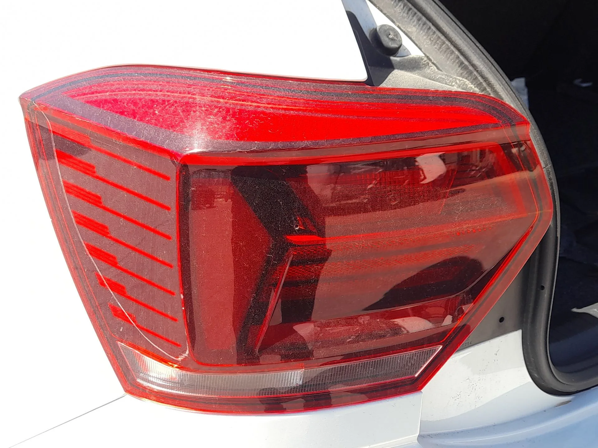 Piloto Trasero Izquierdo para Volkswagen Polo Vi (Aw1, Bz1, Ae1)